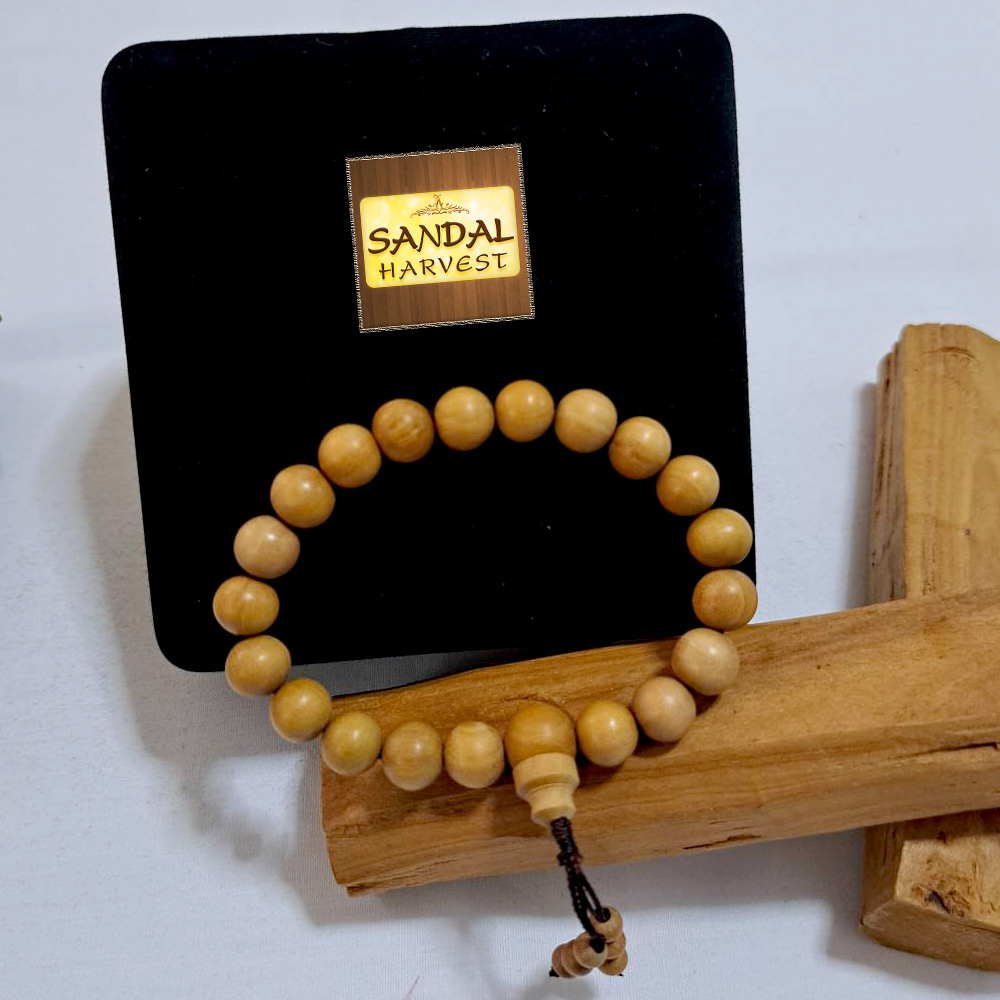 สร้อยข้อมือ ไม้จันทน์หอมแท้ 100% จากอินเดีย (21 เม็ด) ในกล่องกำมะหยี่ สวยหรู งานทำมือ ละเอียด ปราณีต ทุกเม็ด ไม่มีน้ำหอม ไม่ทำสี