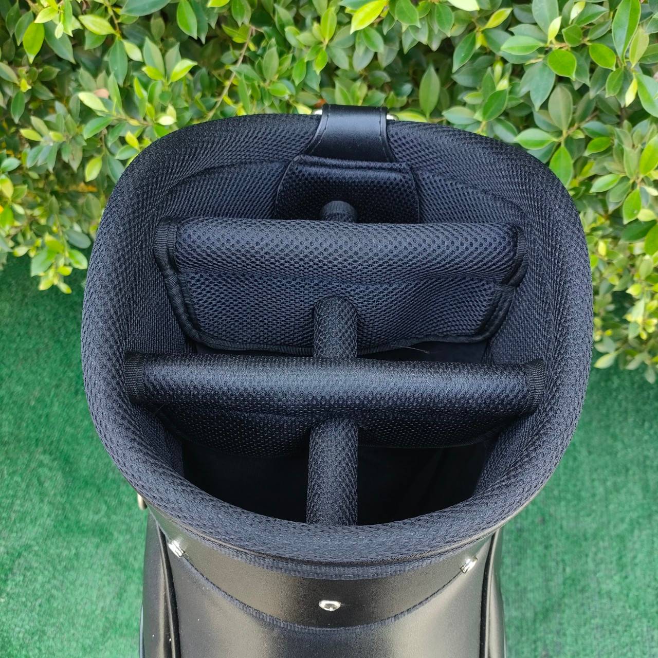 ถุงกอล์ฟ KOHLER มือสอง สภาพสวยนางฟ้า ถุง TOUR ใบใหญ่ แบรนด์เท่ห์มากๆ ใส่ของได้เยอะ น้ำหนักเบา แข็งแรงมาก!! ไม้กอล์ฟมือสอง ของแท้ BY NakaraLuxurious