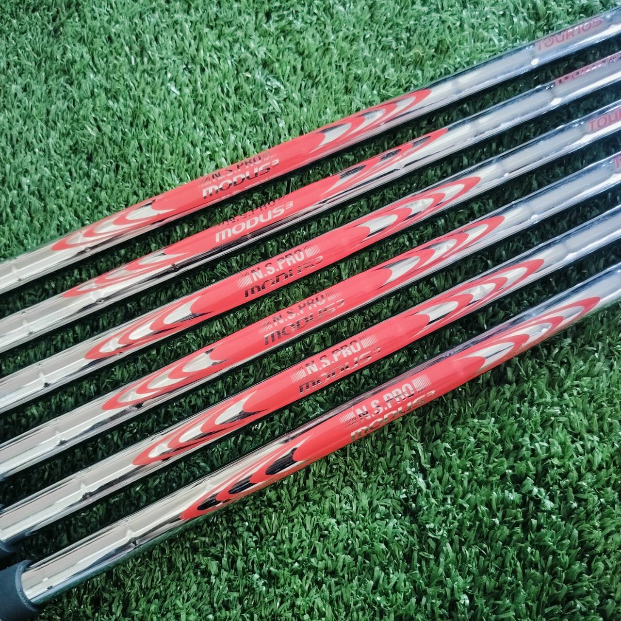 ก้าน NS PRO MODUS3 TOUR105 FLEX R คุณภาพสูงจัดๆ ติดกริพ GOLF PRIDE อย่างดี สวยจัด มาด้วยทั้งชุด คุ้มมาก!!! ความยาวเท่ากับเหล็ก 5 - 9 P มือสองสภาพงามๆ ราคานี้สุดช๊อค!!!