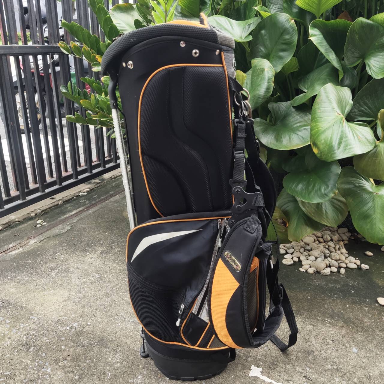 ** ไม่มี COVER ** 🏌️♂️ ถุงกอล์ฟ PRO STAFF ถุงแบบขาตั้ง มีสายสะพายเป้