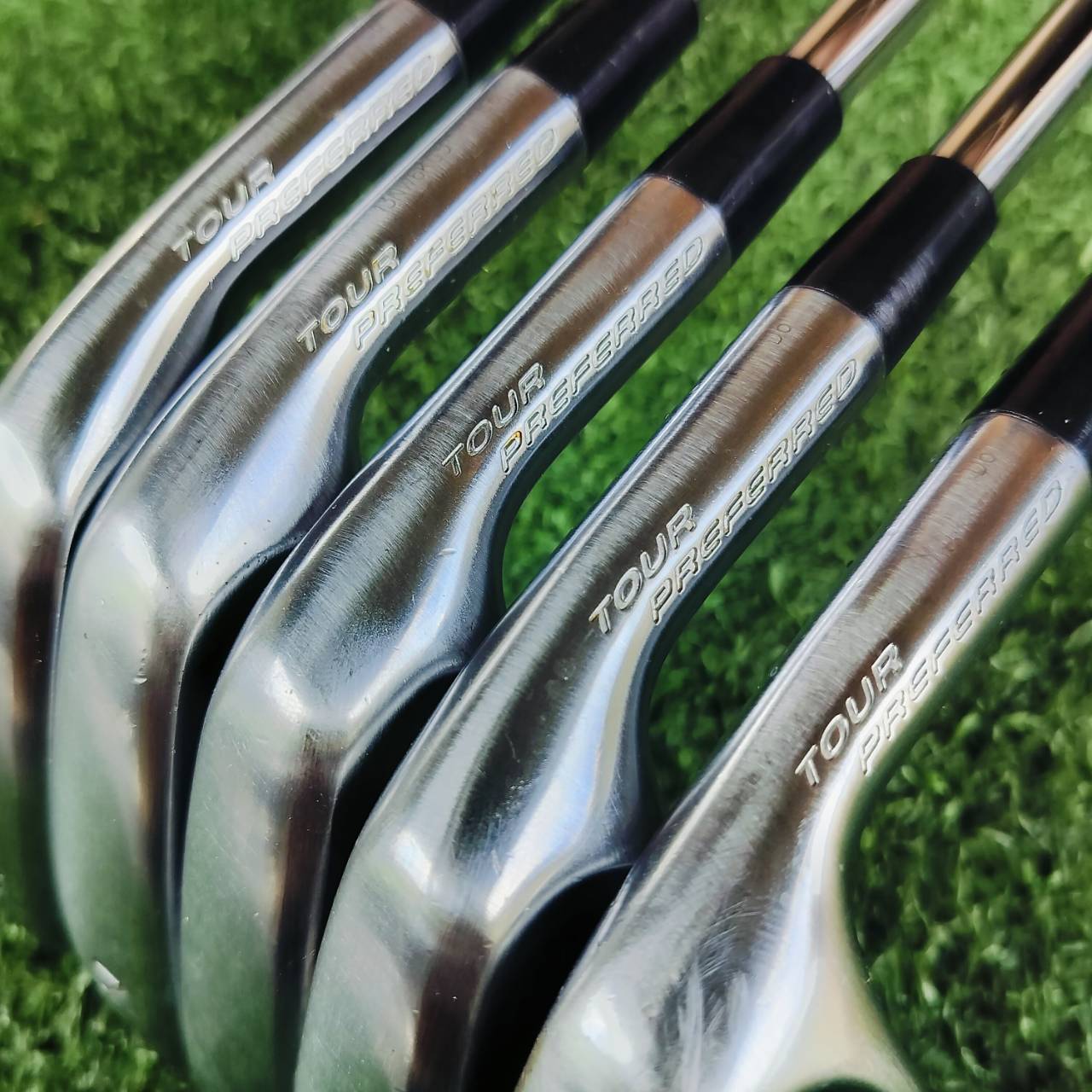 ชุดเหล็ก TAYLORMADE MC FORGED TOUR PREFERRED มีเหล็ก 6 - 9 เเละ PW รุ่นดังน่าโดน ก้าน DYNAMIC GOLD S200 เป็นเหล็ก FORGED ของแบรนด์ Taylormade ไม้กอล์ฟพรีเมี่ยมมือสอง ของแท้ By NakaraLuxurious