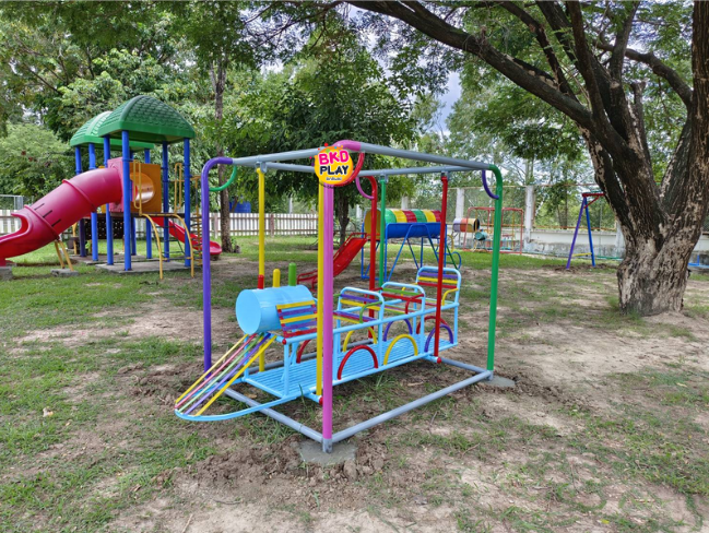 เครื่องเล่นสนาม กลางแจ้ง เครื่องเล่นสนามเหล็ก ชุดเครื่องเล่นรถไฟโยก ของเล่นเด็ก Outdoor Playground, ราคาโรงงาน สินค้าสั่งผลิต 10-20 วัน