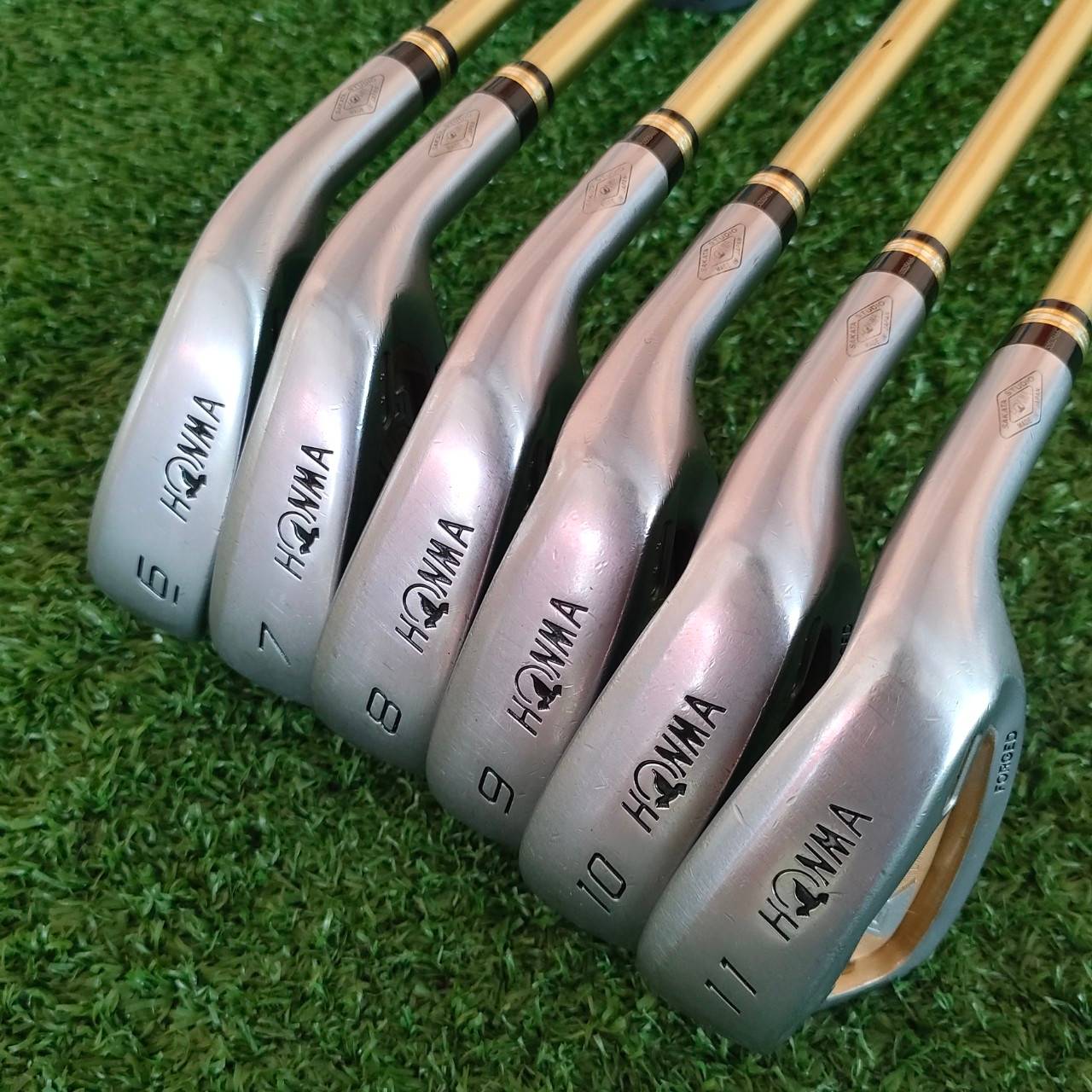 ชุดเหล็ก HONMA BERES IS-03 FORGED มีเหล็ก 6 7 8 9 10 11 ก้าน ARMRQ8 ก้านระดับ 2 ดาว ** FLEX R ชุดเหล็ก FORGED CAVITY สุดยอดพรีเมี่ยม จาก JAPAN SAKATA เป็นชุดเหล็กหน้าเด้ง!! ไม้กอล์ฟมือสอง ของแท้ BY NakaraLuxurious