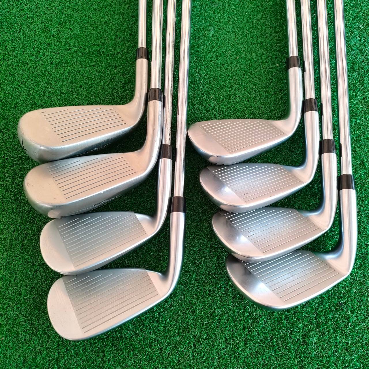 ชุดเหล็ก MIZUNO JPX 800 HD มีเหล็ก 4 - 9 PW GW ได้ 8 ชิ้น ก้าน DYNAMLITE GOLD XP R300 ชุดเหล็กพรีเมี่ยมของ MIZUNO ชุดนี้ตีง่ายมากๆ เหล็ก 4 และ 5 เป็น HYBRID เลยครับ