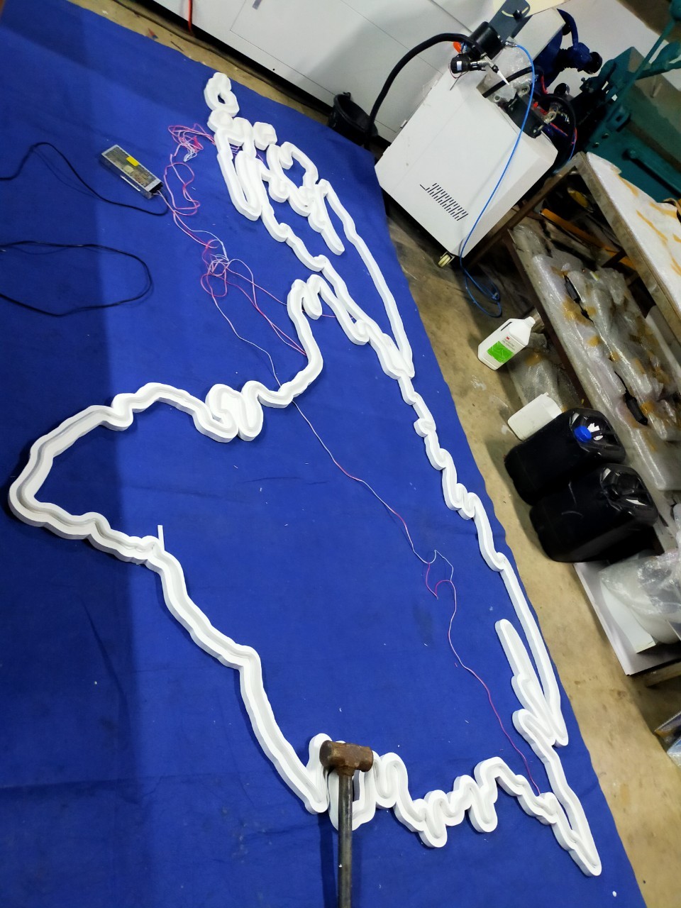 ไฟนีออน เฟค