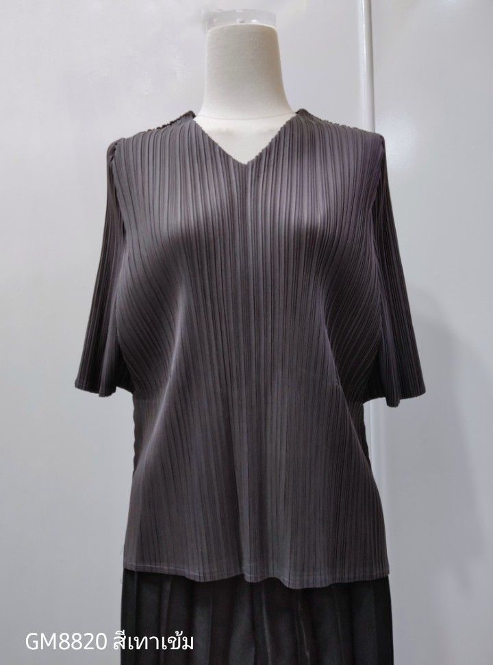อกถึง42! 2MUAY GM8820 เสื้ออัดพลีทคอวีแขนสั้น ผ่าชายข้าง V NECK SHORT SLEEVE PLEATED TOP 15 สี FREE SIZE