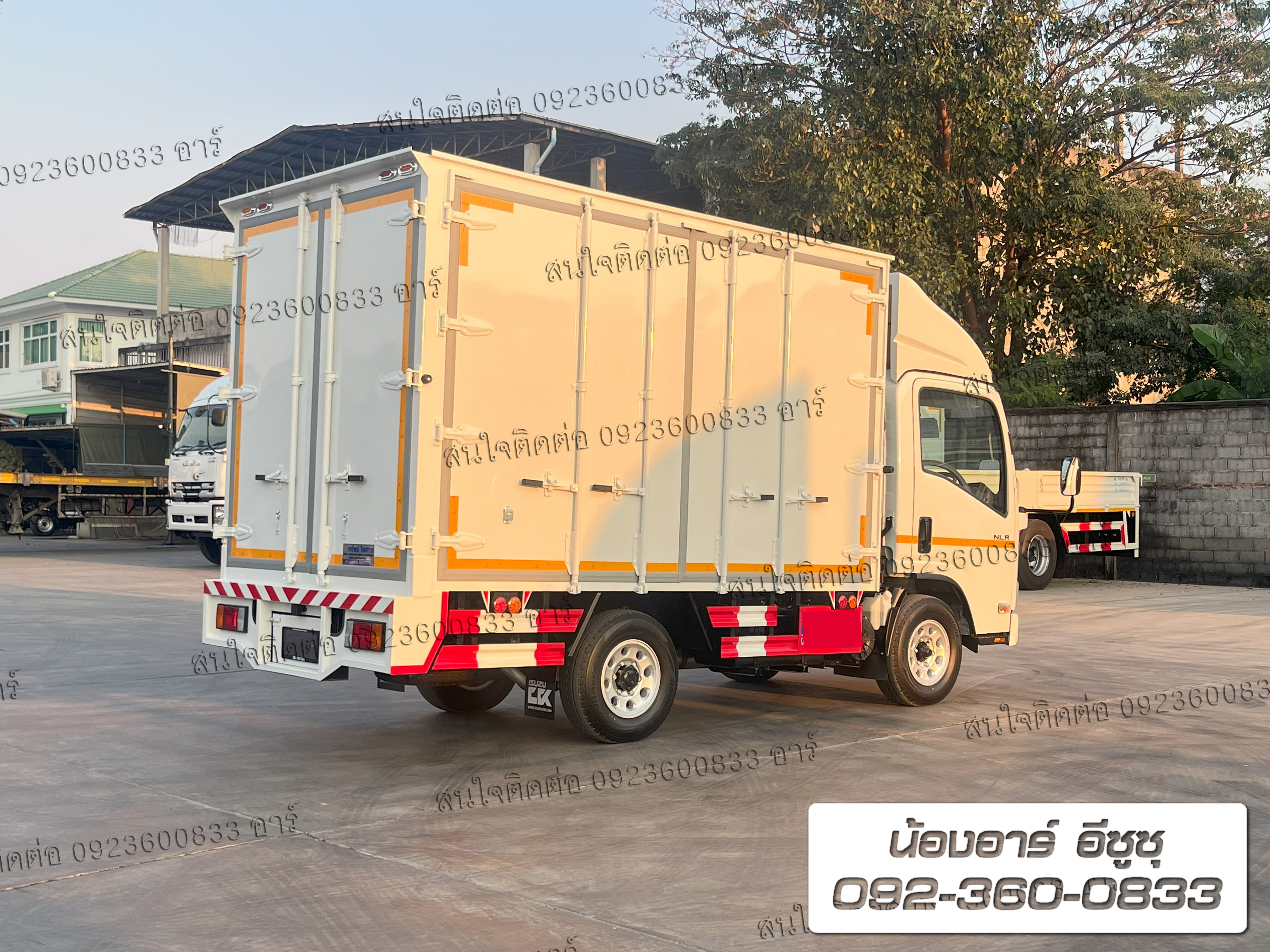 4 ล้อ ISUZU NLR Euro5 Max ตู้ 6 บาน เปิดรอบคัน