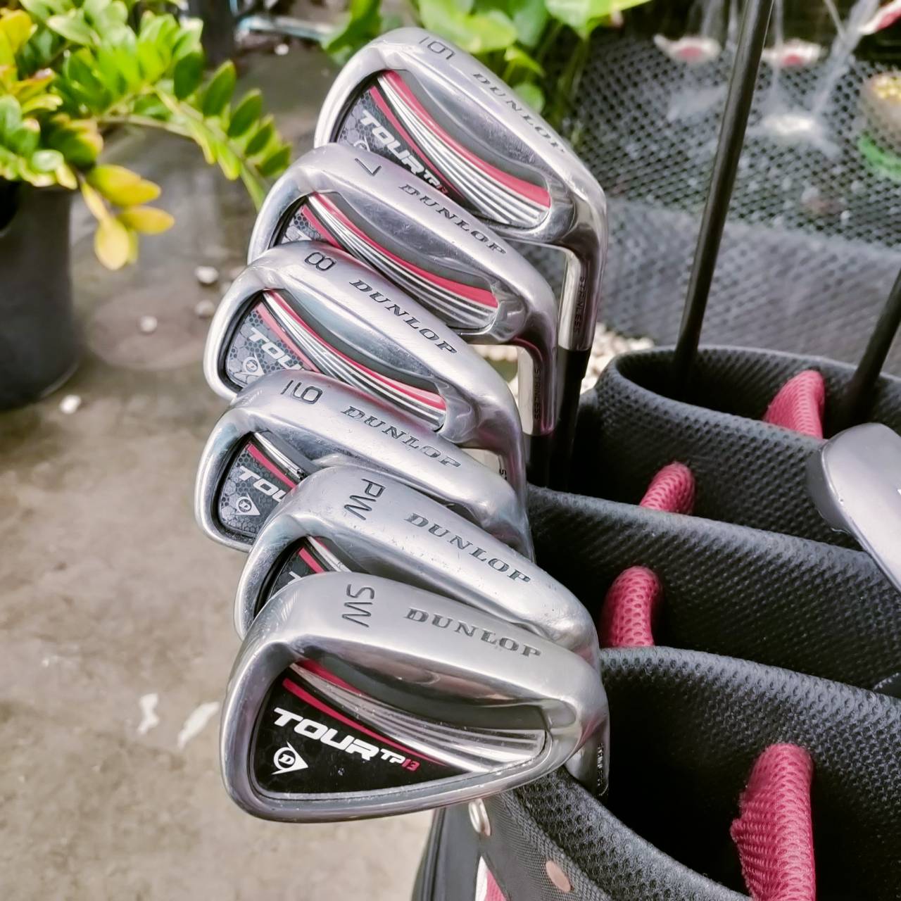 ไม้กอล์ฟครบชุด DUNLOP TOUR TP13 สภาพเดิมทุกไม้ ถุงเดิมตรงรุ่น ไม้ครบชุด พร้อมออกรอบได้เลยค่ะ ไม้กอล์ฟพรีเมี่ยมมือสอง ของแท้ By NakaraLuxurious
