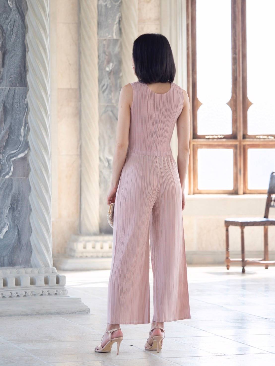 ยาว 16.5นิ้ว 2MUAY BASIC รุ่น GJO7739 SLEEVELESS V NECK CROP PLEATED TOP เสื้ออัดพลีทงานคุณภาพ เสื้อครอป 13สี FREE SIZE