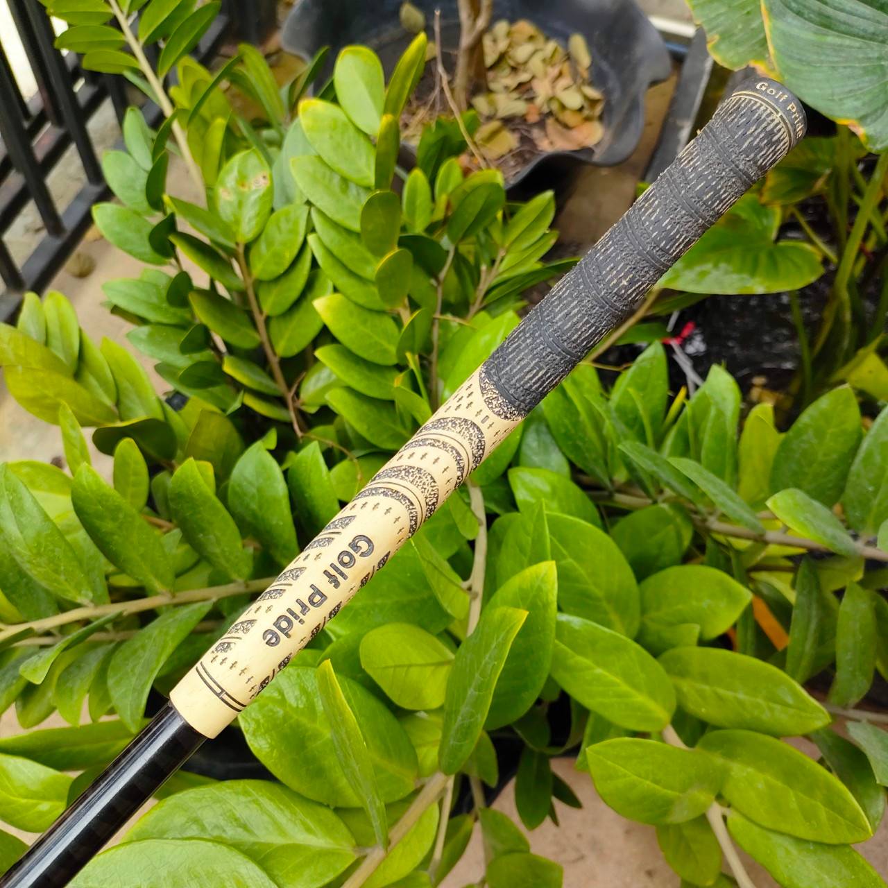 DRIVER TAYLORMADE r7 QUAD องศา 9.5 ก้าน HYPERFORCE FLEX SR1 ** มีตำหนิ น้องมีลักยิ้ม 2 จุด ** ไม้กอล์ฟมือสอง ของแท้ BY NakaraLuxurious