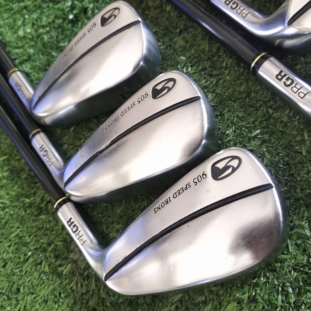 ชุดเหล็ก PRGR 905 เทคโนโลยี SPEED RIONS ช่วยให้หน้าไม้ ดีดเด้ง ตีง่าย ลูกพุ่งสูง ลดการสไลซ์-ฮุค