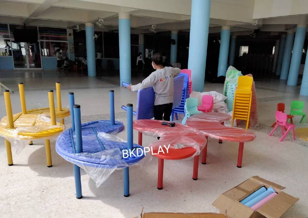 โต๊ะทรงถั่ว โต๊ะเสี้ยวเสี้ยว โต๊ะเรียนพลาสติก เด็กอนุบาล ขาเหล็ก ราคาโรงงาน พร้อมส่ง คิดค่าส่งตามจริงKF-0051