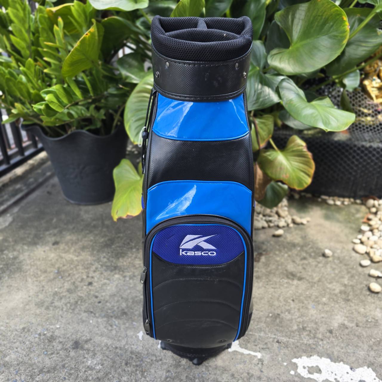 ถุงกอล์ฟ KASCO หนังแก้ว ถุง TOUR ใบใหญ่ มือสอง สภาพเดิม ของแท้ 100% ** มีตำหนิเล็กน้อย 1 จุด **