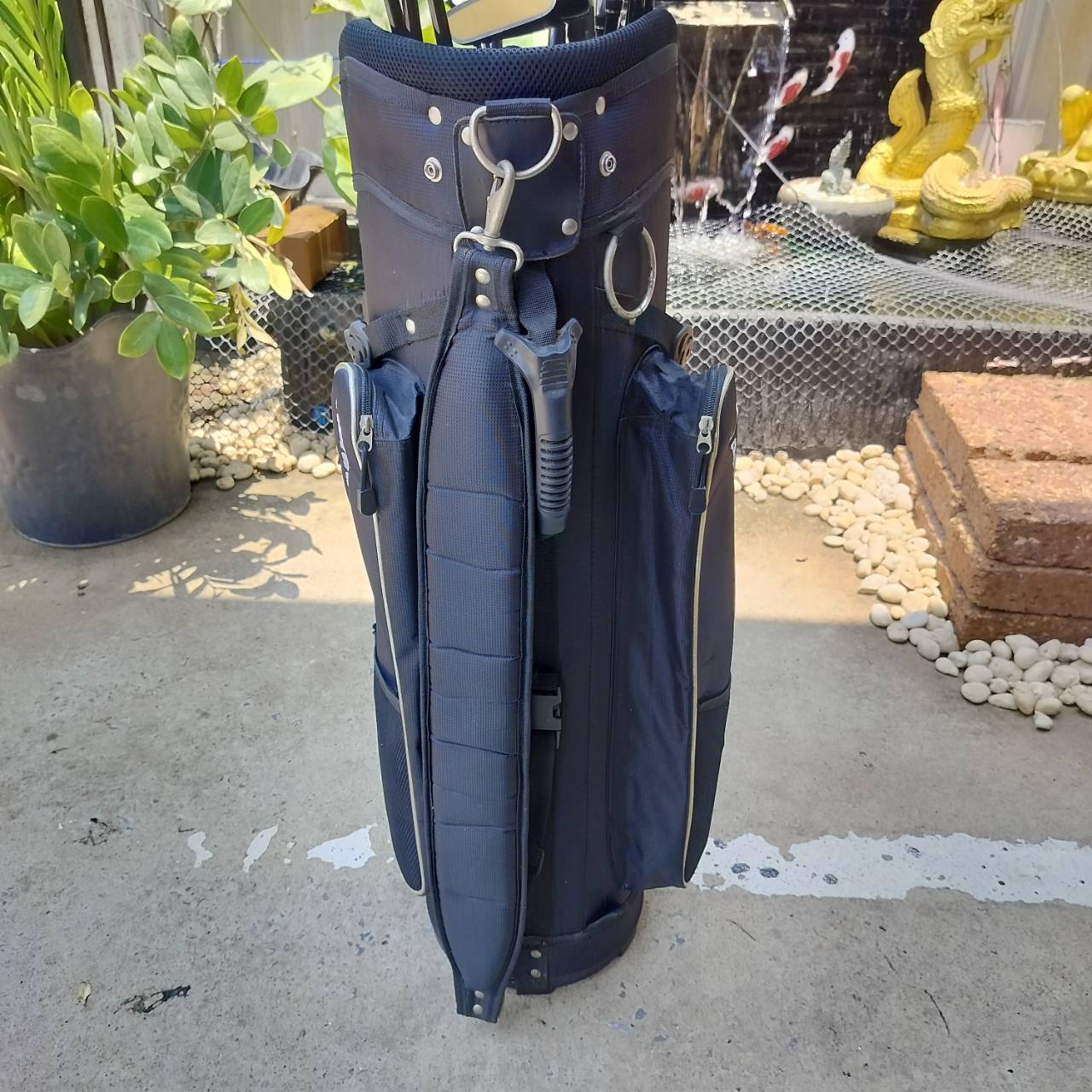 ไม้กอล์ฟครบชุด PRO KENNEX GRAND CANYON สภาพสวยงาม ให้ไม้มาได้ครบเครื่องมากๆ ดีทุกไม้ ถุงกอล์ฟ PROKENNEX เดิมตรงรุ่น และมี COVER ให้ครบทั้งชุดค่ะ ไม้กอล์ฟพรีเมี่ยมมือสอง ของแท้ By NakaraLuxurious