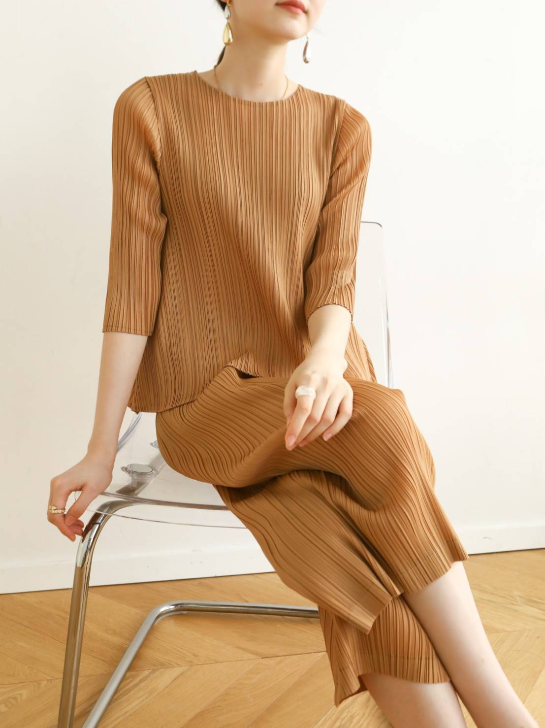 2MUAY รุ่น GJO7097 เสื้ออัดพลีทงานคุณภาพ FLARED PLEATED TOP สีดำ FREE SIZE