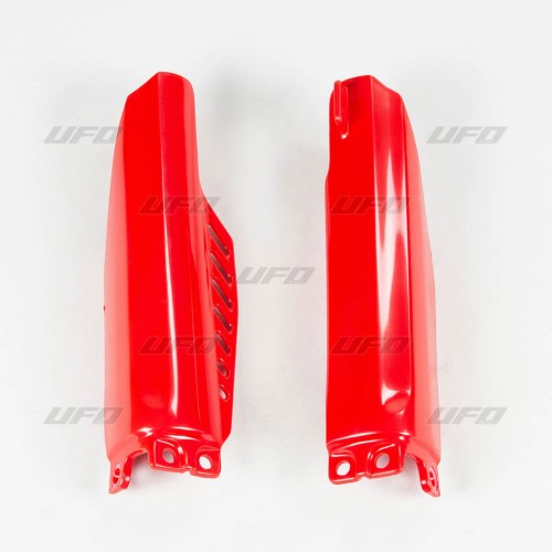 การ์ดโช้คหน้า UFO Plast CRF150R 07-25,CR85 03-09 สีแดง