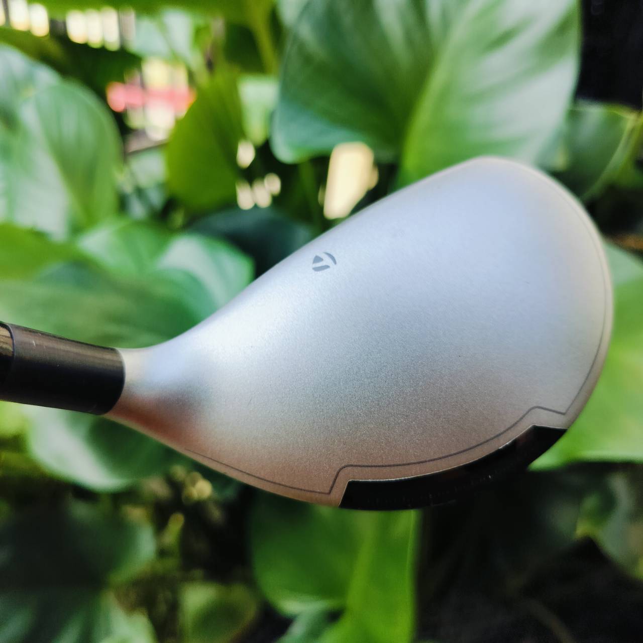 UT Taylormade SLDR S Rescue เบอร์ 3 องศา 19 ก้าน TM5 - 414 FLEX R รูปทรง shallow face ให้นักกอล์ฟแอดเดรส ได้อย่างมั่นใจและตีตัดผ่านอุปสรรคได้อย่างเฉียบ ไม้กอล์ฟพรีเมี่ยมมือสอง ของแท้ By NakaraLuxurious