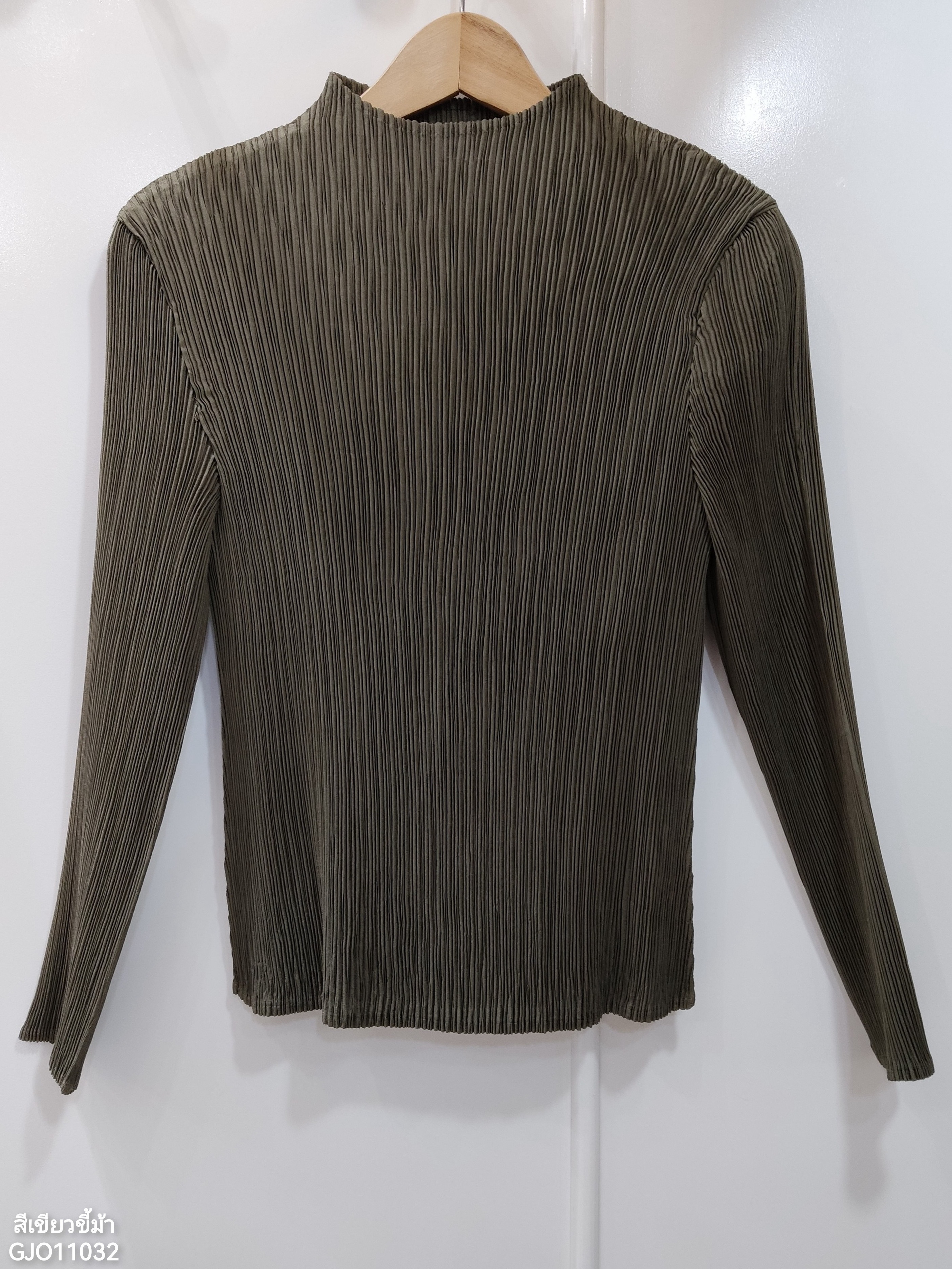 ปรับราคาลง20%!! 2MUAY รุ่น GJO11032 เสื้อพลีทผ้าแมตต์ HIGH NECK LONG SLEEVE PLEATED TOP 10 สี FREE SIZE