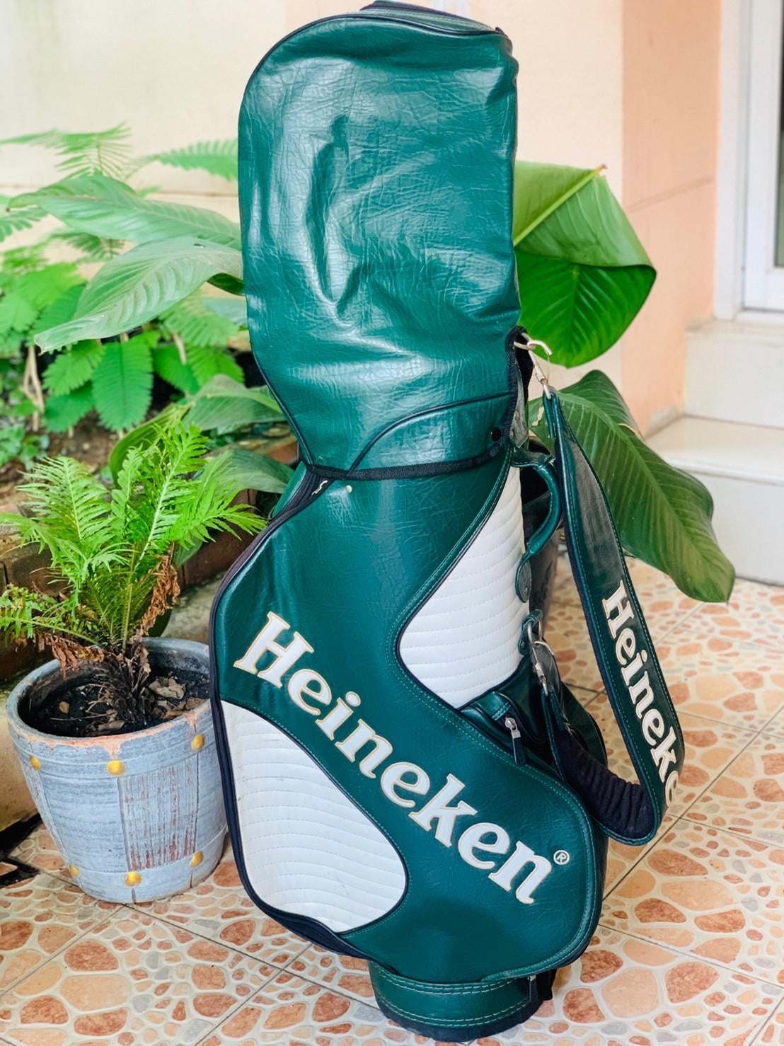 ถุงกอล์ฟหนัง HEINEKEN ใบใหญ่ 9 นิ้ว