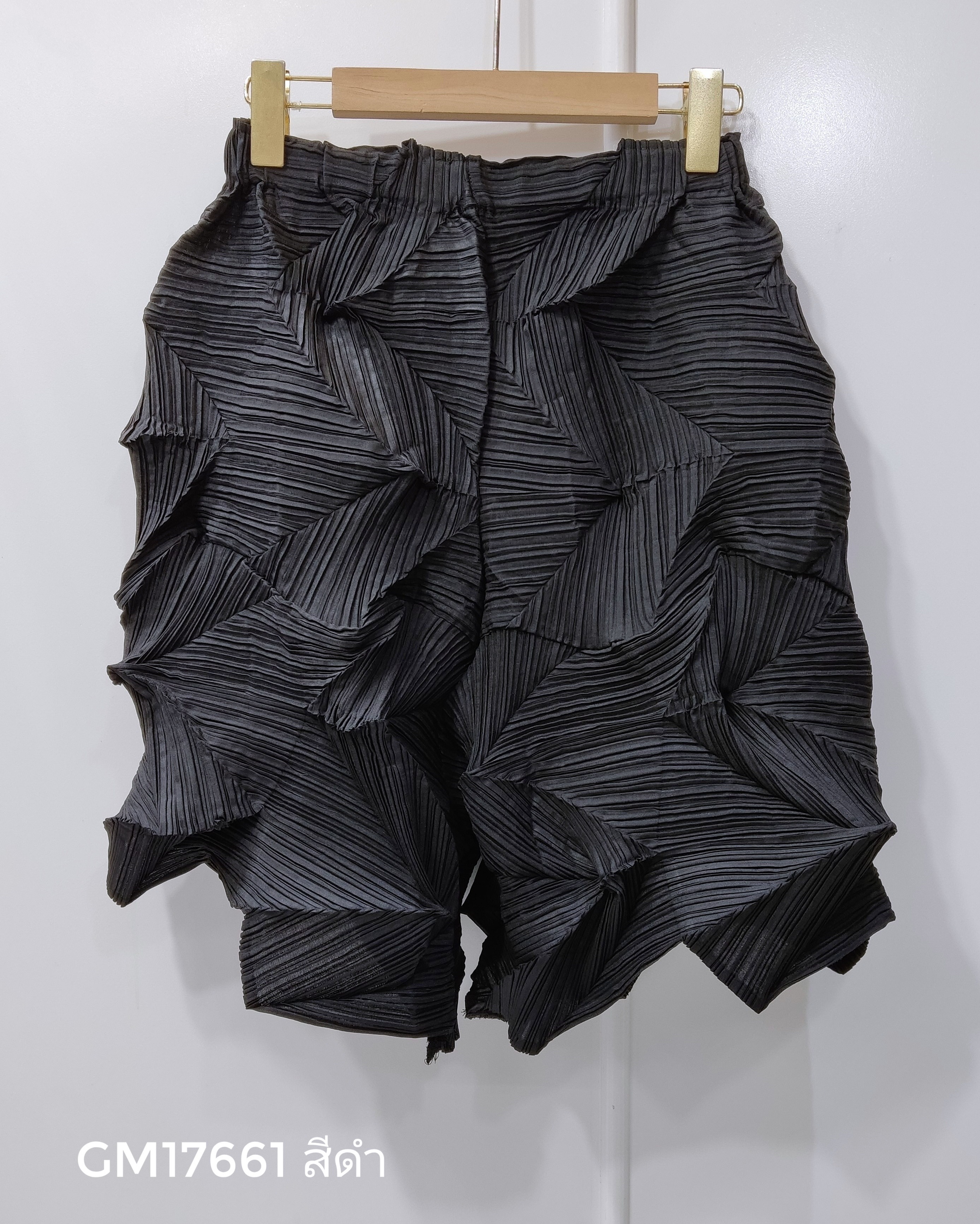 ยาว 19 นิ้ว 2MUAY รุ่น GM17661 กางเกงอัดพลีท SHORT LEG ZIG ZAG PLEATED PANTS 3สี FREE SIZE