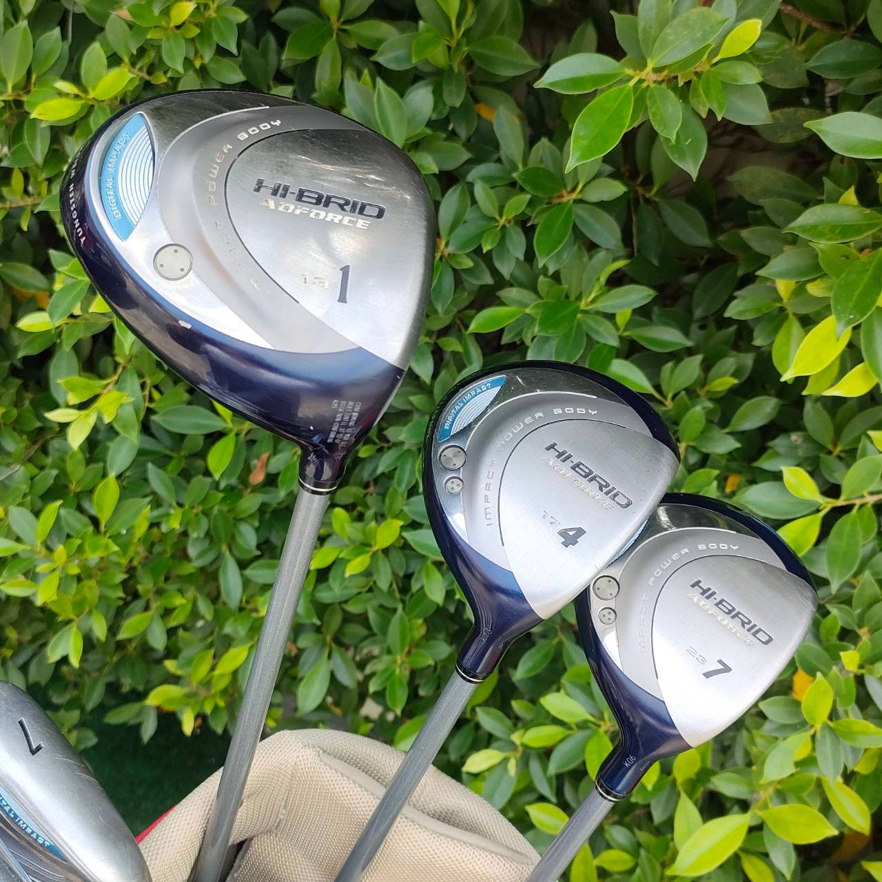 **ไม้กอล์ฟสำหรับผู้หญิง** SET HI-BRID ADFORCE LADY หัวไม้เบต้าไทเทเนี่ยมหัวใหญ่ตีง่ายมาก!! เป็นไม้ก้านเบาทั้งชุด ทำให้คุณผู้หญิงตีกอล์ฟได้ง่าย และสนุกมาก!! ไม้กอล์ฟมือสอง ของแท้ BY NakaraLuxurious