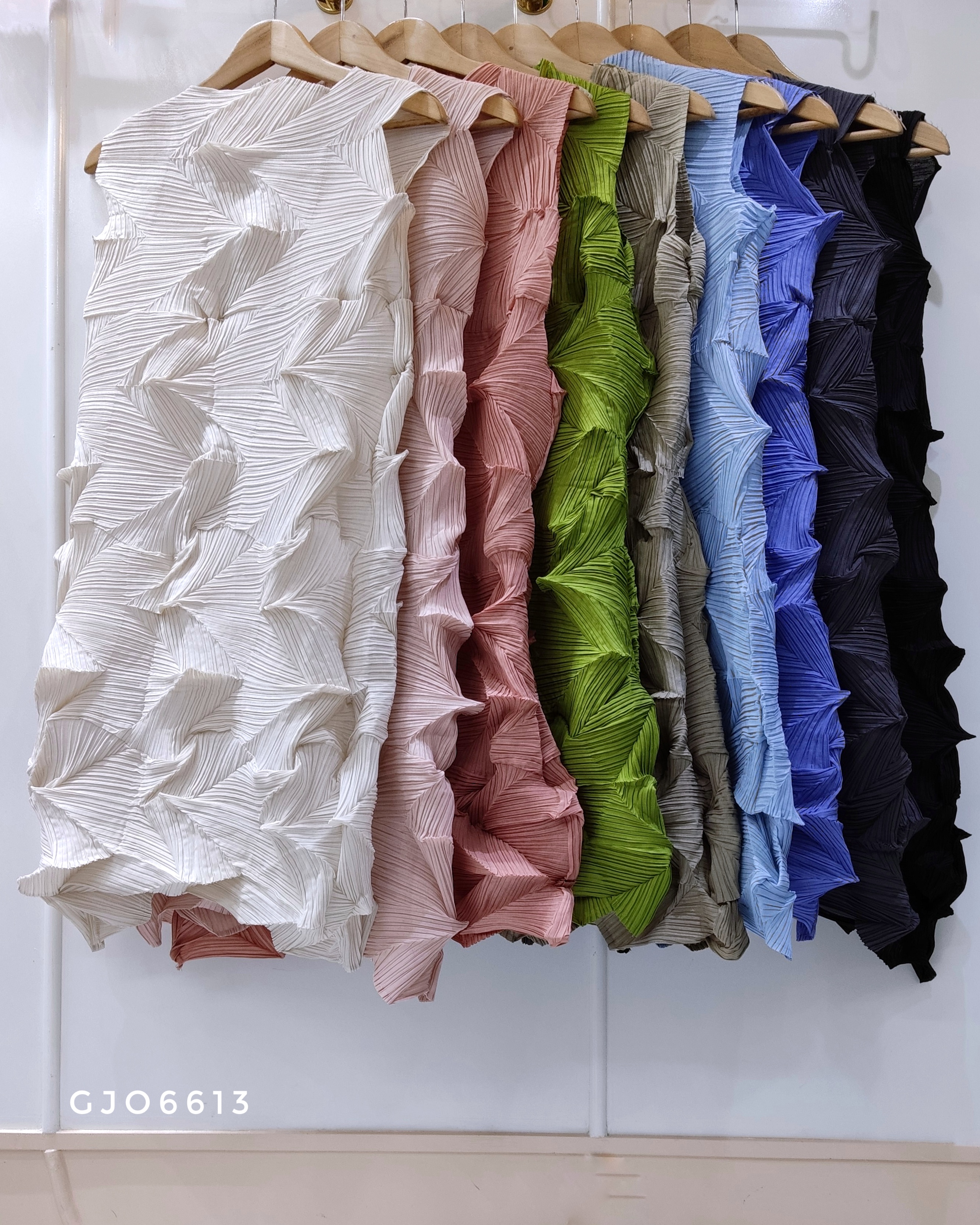 2MUAY รุ่น GJO6613 เดรสอัดพลีทงานคุณภาพ SLEEVELESS ZIGZAG PLEATED DRESS 9สี FREE SIZE