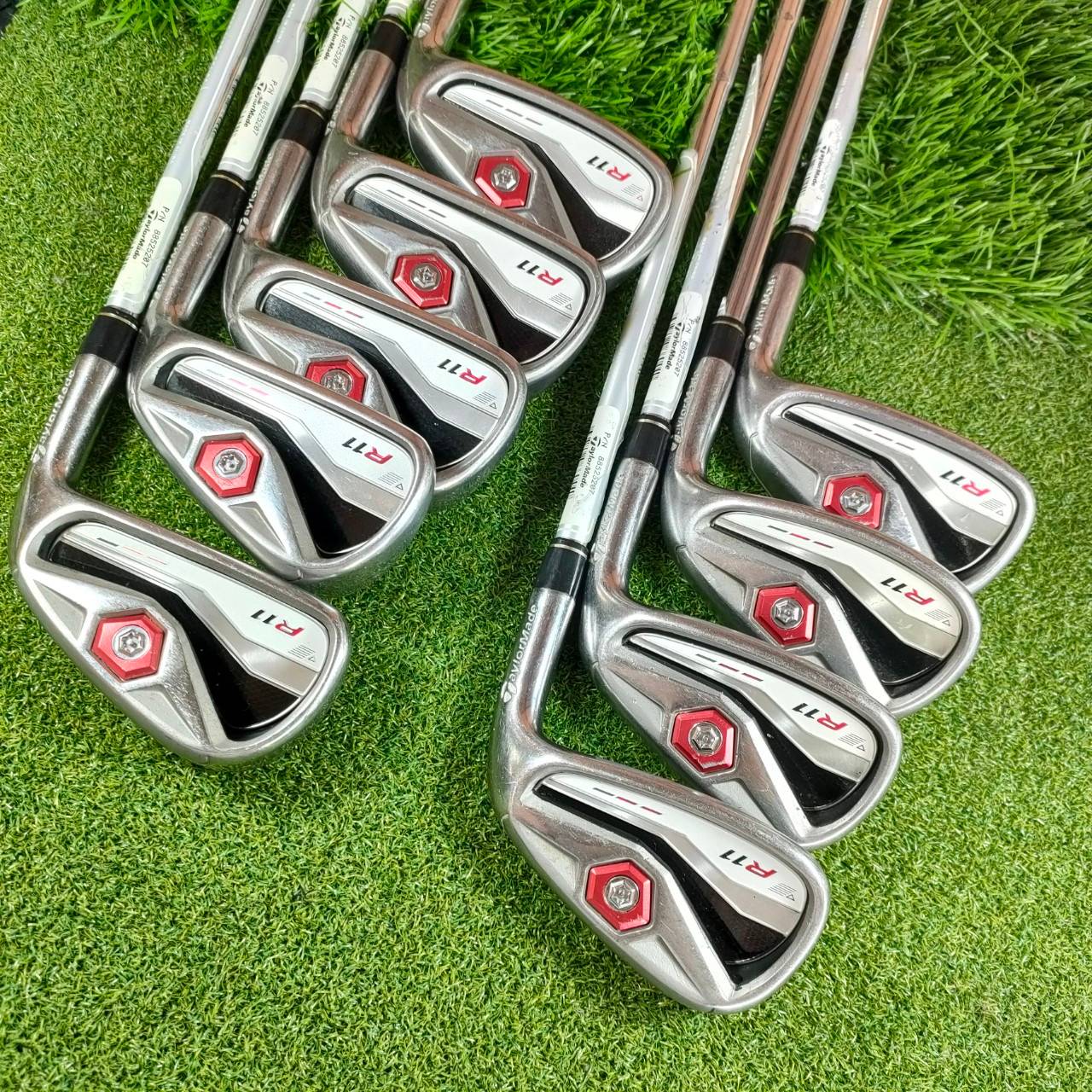 ชุดเหล็ก TAYLORMADE R11 มีเหล็ก 4 - PW AW SW สภาพสวยเลยครับ ตีดี ตีง่าย ตีไกลครับ สวยๆนานๆเข้ามา