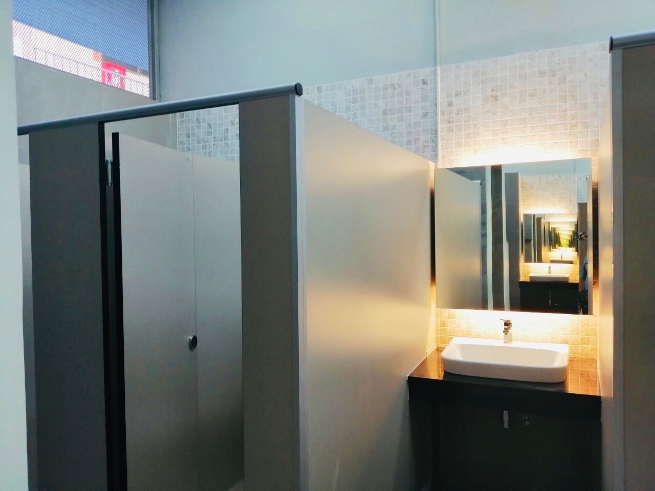 รร.ฤทธิยะวรรณาลัย(ดอนเมือง) งานสร้างห้องน้ำ45ห้อง