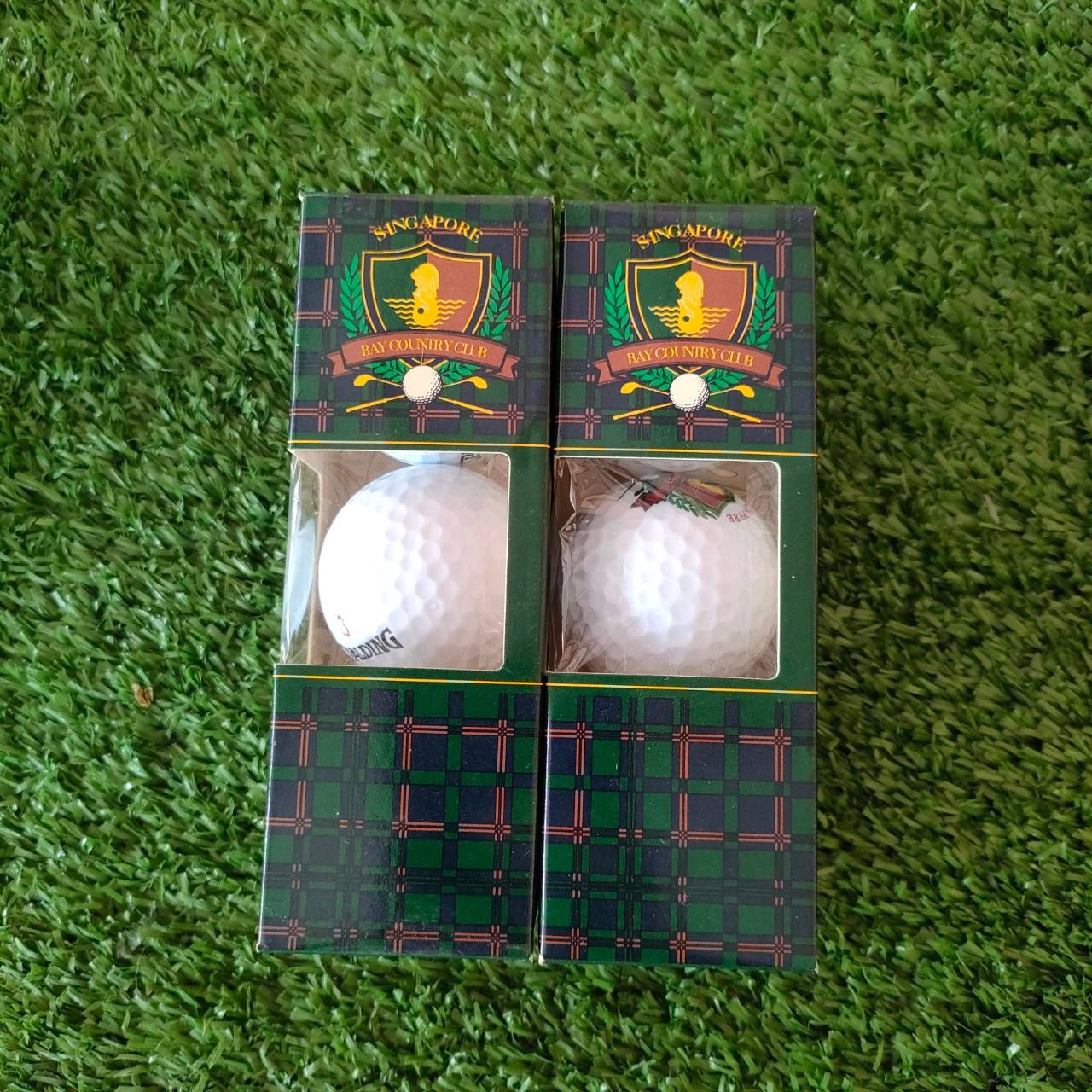 ลูกกอล์ฟ SPALDING ที่ระลึก SINGAPORE BAY COUNTRY CLUB 1 กล่องมี 3 ลูก ทั้งกล่อง และลูกมีสกรีน LIMITED EDITION *** ขายเป็นหลอด *** *** ลูกมือหนึ่ง ***