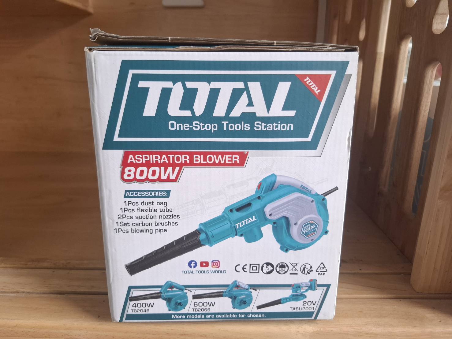 Total เครื่องเป่าลม + ดูดฝุ่น ไฟฟ้า 800 วัตต์ + ถุงเก็บฝุ่น รุ่น TB2086 / TB8036 ( Blower ) พร้อมดูดฝุ่น เป่าลม