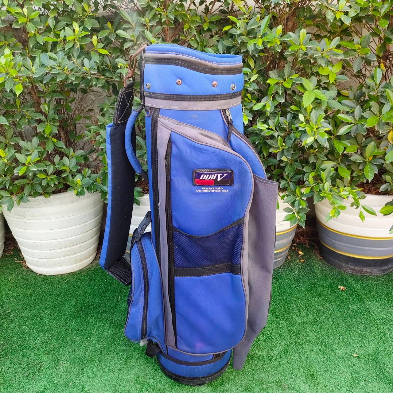 ถุงกอล์ฟ DUNLOP DDH V มือสอง ** ถุงกอล์ฟ มีตำหนิ คอพเวอร์ ขาด มีรูปให้ชมท้ายสุดค่ะ **