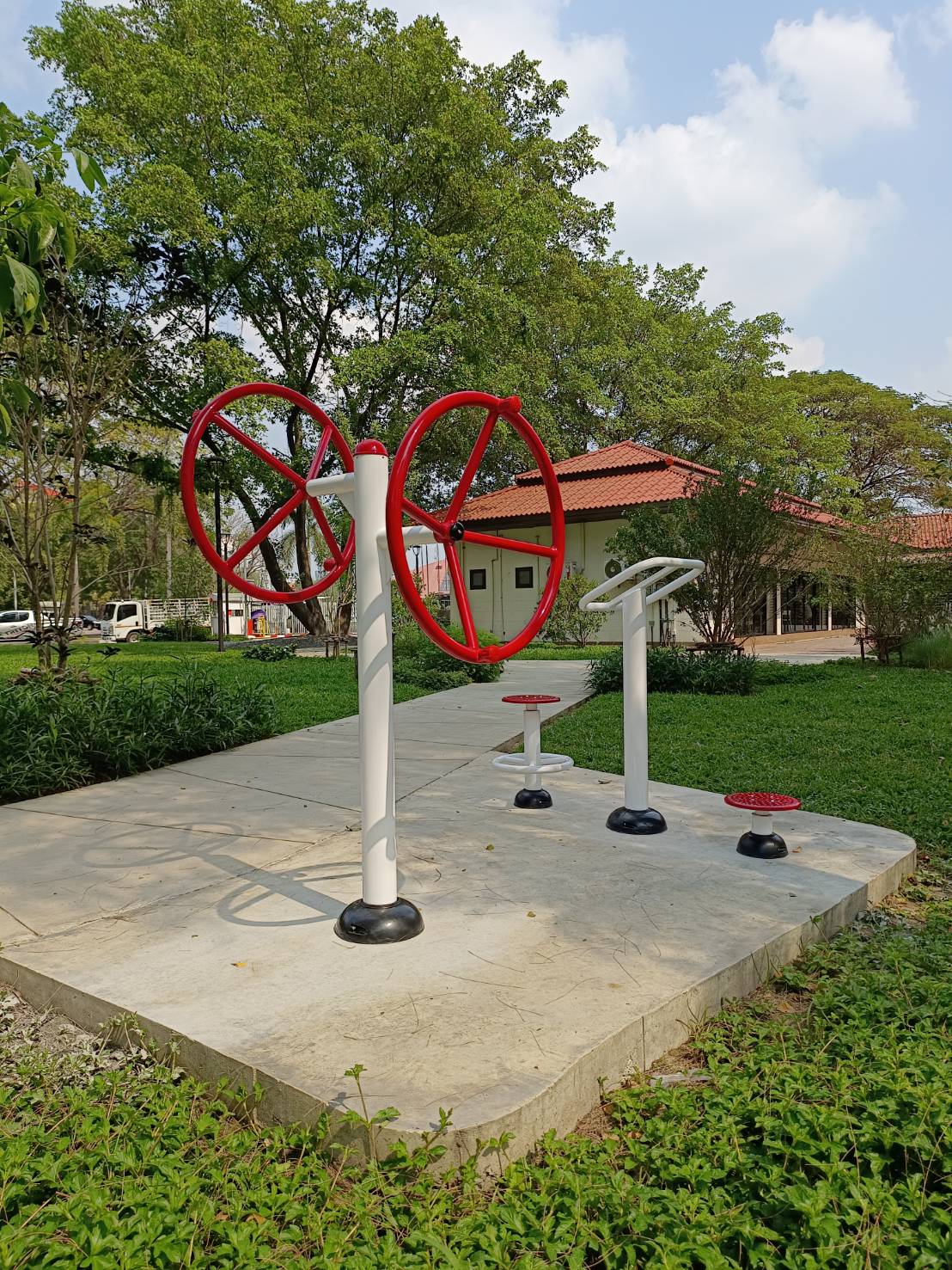 เครื่องออกกำลังกาย กลางแจ้ง ชุดอุปกรณ์ บริหารไหล่ ยืดเส้น แบบล้อหมุน เหล็ก ลานกีฬา อเนกประสงค์ สนามกีฬา สั่งผลิตตามสีที่ต้องการได้