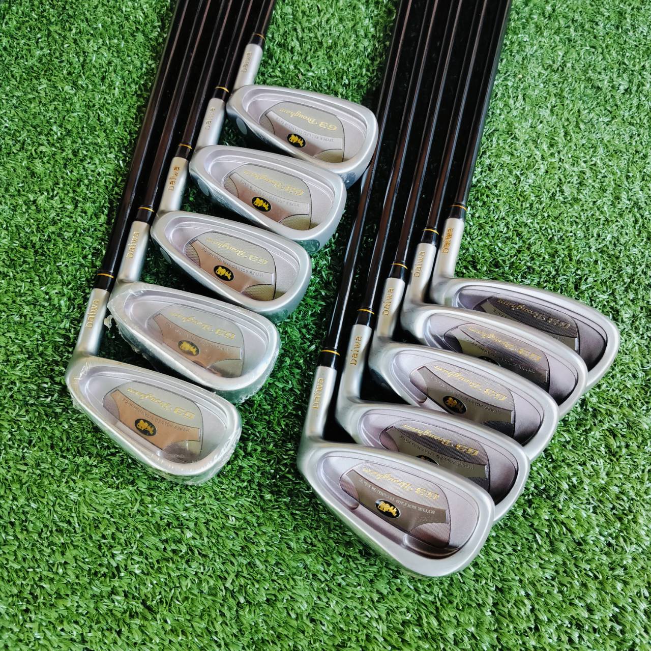 ชุดเหล็กหน้าเด้ง!!! Daiwa G3 Brougham premium ชุดใหญ่ 10 ชิ้น 3 4 5 6 7 8 9 PW SW FW ครบมาก หน้าใบเหล็กฝังแผ่นไทเทเนี่ยม สวยมาก ตีไกลสุดขีด ก้าน HYPER KICK FLEX R ไม้กอล์ฟพรีเมี่ยมมือสอง ของแท้ By NakaraLuxurious