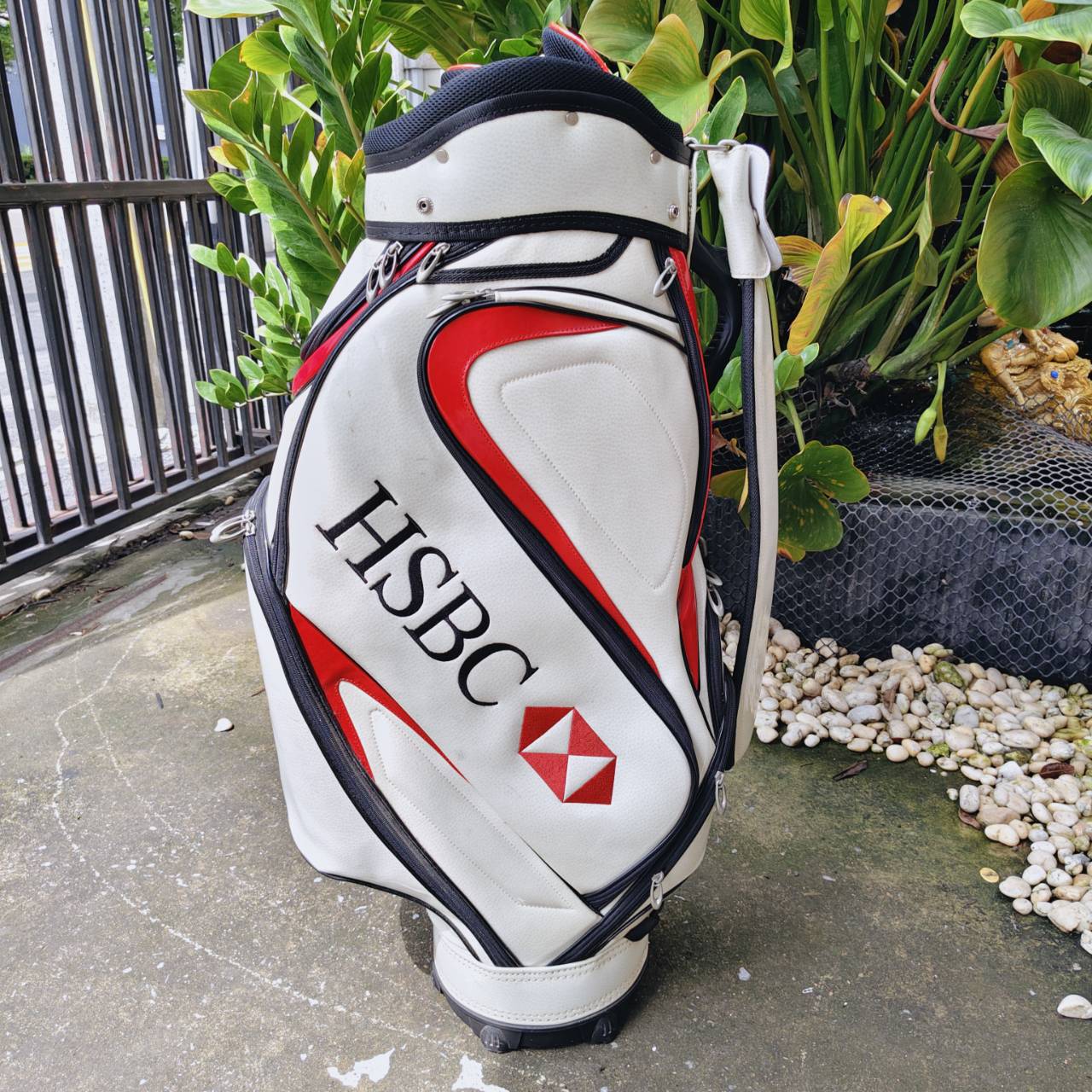 ถุงกอล์ฟลายคลาสสิกจาก HSBC รุ่นนี้ขึ้นชื่อเรื่องความทน แข็งแรง