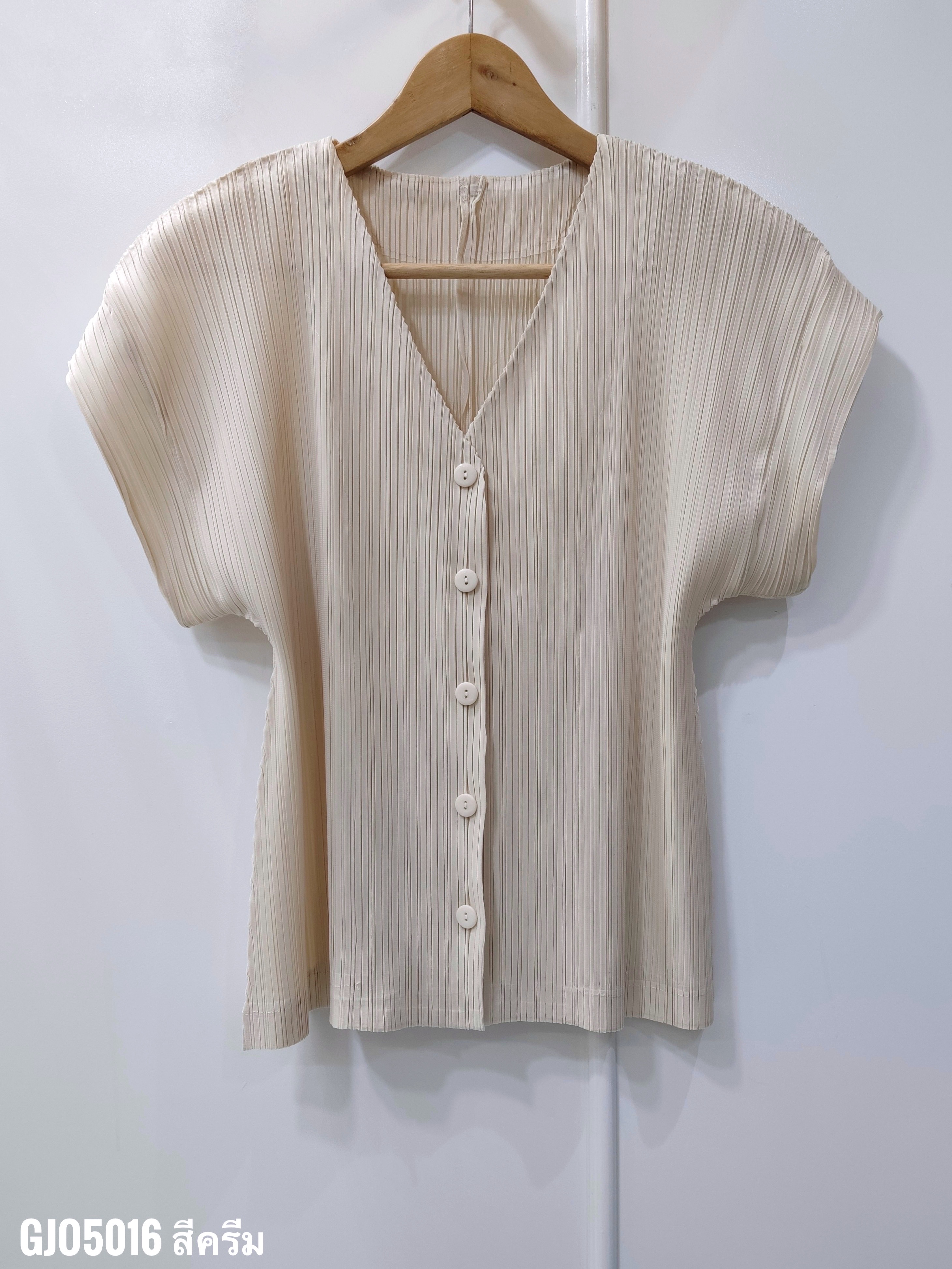 ปรับราคาลง20%!! 2MUAY รุ่น GJO5016 เสื้ออัดพลีทคุณภาพ SHORT SLEEVE V NECK BUTTON FRONT PLEATED TOP 10 สี FREE SIZE
