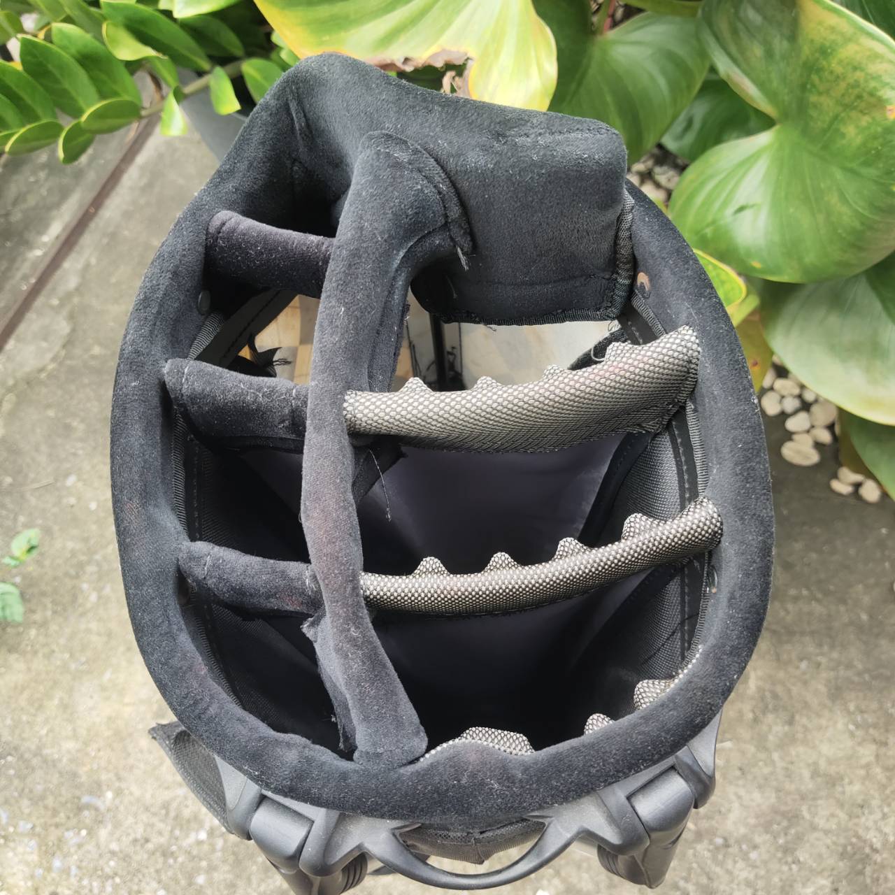 ถุงกอล์ฟขาตั้ง Callaway ของแท้มือสอง มีสายสะพายแบบเป้ *มีตาข่ายขาดเล็กน่้อย*