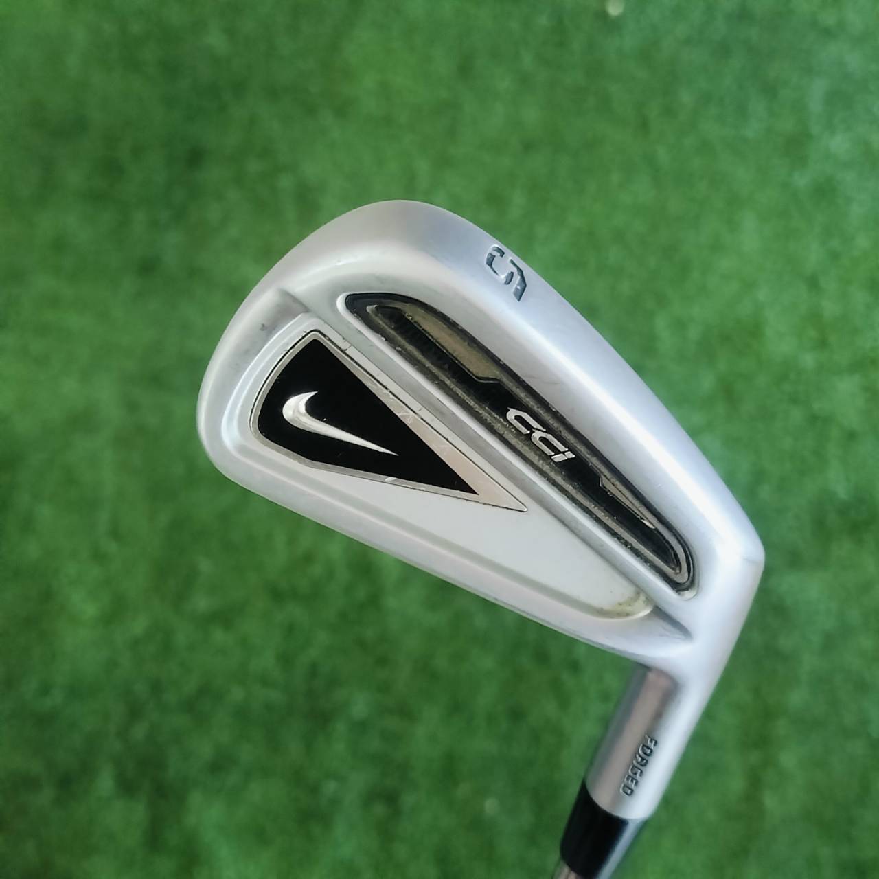 ชุดเหล็ก NIKE CCI FORGED มีเหล็ก 3 4 5 6 7 8 9 เเละ PW ก้าน DYNAMIC GOLD S300 สภาพเดืมๆ ตีง่าย ตัว FORGED วัสดุพรีเมี่ยม นุ่มมาก และเป็นเหล็กที่ตีมันส์มากๆเลยค่ะ ไม้กอล์ฟพรีเมี่ยมมือสอง ของแท้ By NakaraLuxurious