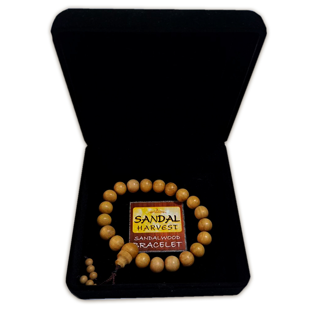 สร้อยข้อมือ ไม้จันทน์หอมแท้ 100% จากอินเดีย (21 เม็ด) ในกล่องกำมะหยี่ สวยหรู งานทำมือ ละเอียด ปราณีต ทุกเม็ด ไม่มีน้ำหอม ไม่ทำสี