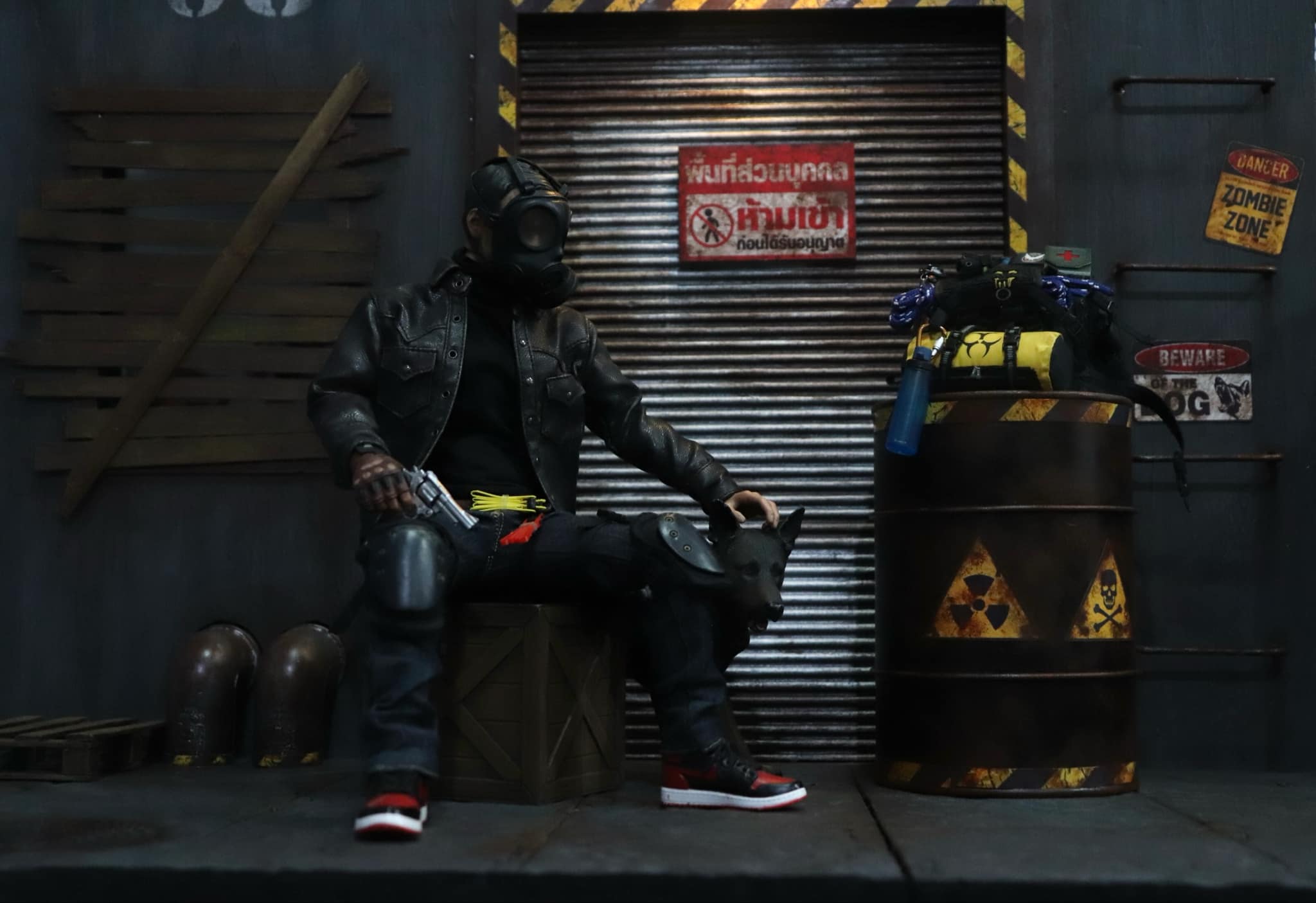 [สั่งจอง] ฉากโกดังร้างหมายเลข 8 สเกล 1:6 (ไม่รวมฟิกเกอร์ในภาพโปรโมท)