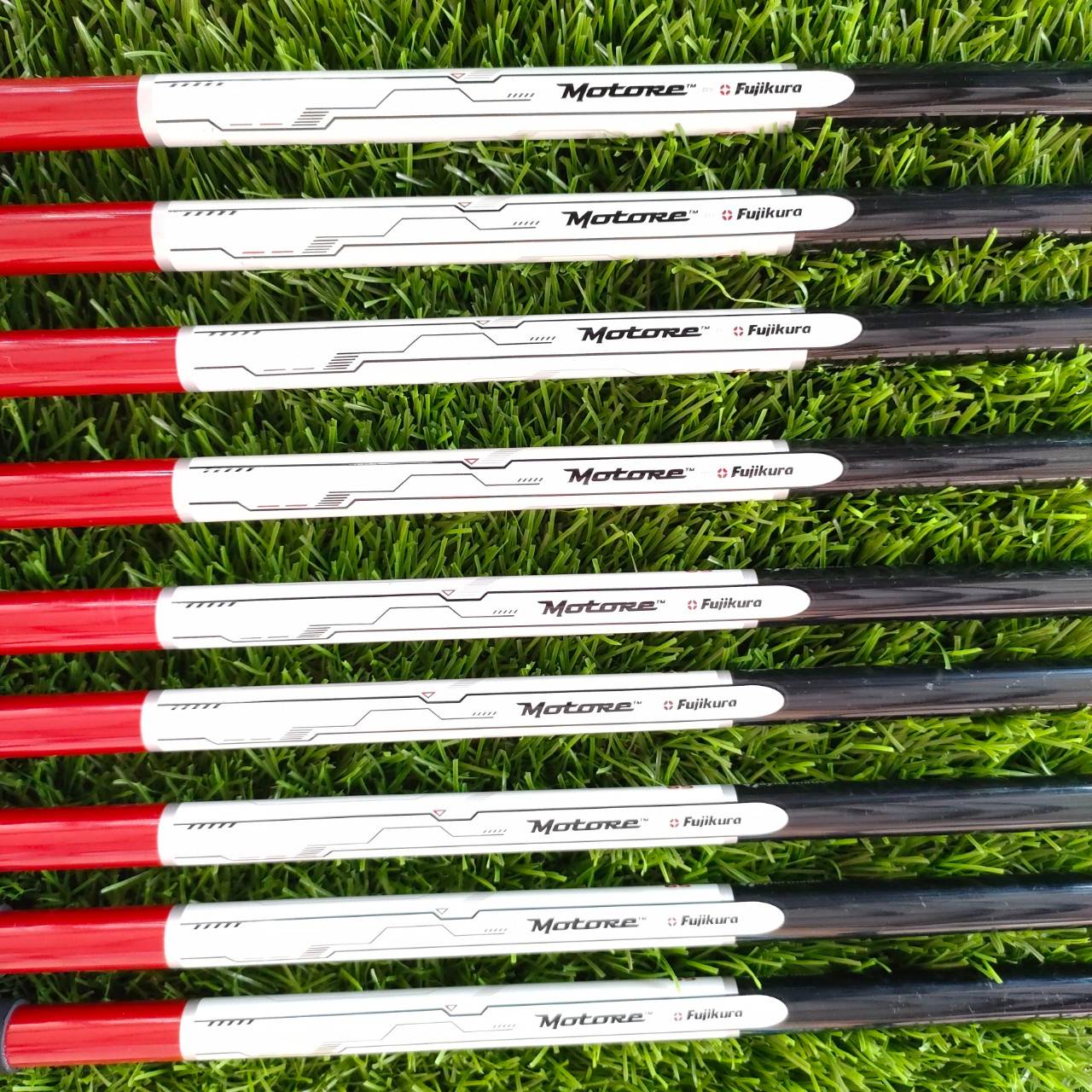 ชุดเหล็ก TAYLORMADE R11 สภาพสวยเลยครับ ก้าน FUJIKURA MOTORE FLEX R ตีดี ตีง่าย ตีไกลครับ สวยๆนานๆเข้ามา