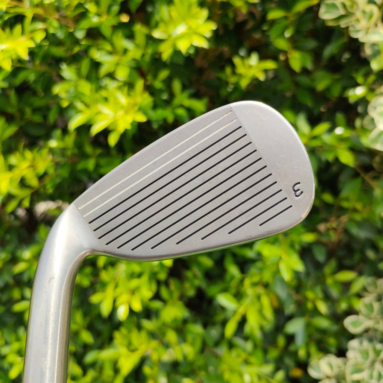 ชุดเหล็ก TAYLORMADE FIRESOLE มีเหล็ก 3-9 เเละ PW ก้าน TAYLORMADE FLEX R เหล็กสุดยอดตำนาน ตีดีแบบสุดๆ วัสดุไทเทเนี่ยม และยังมีใส่ทังสเตน ไว้ในเหล็กยาว เพื่อเพิ่มการชดเชย และให้ลูกลอยง่าย น้ำหนักฟีลลิ่งใส่เต็ม ระยะจึงมาเต็มมากๆ สปินดีจัด ตีง่ายมาก