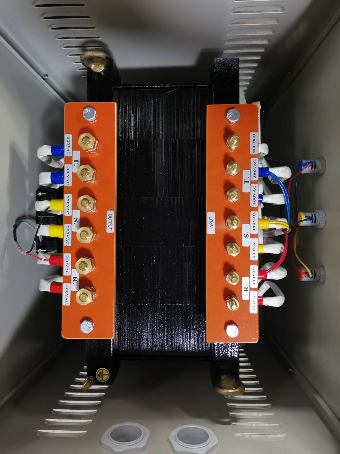 หม้อแปลง 3เฟส isolate Type 480v 400v 380 v.
