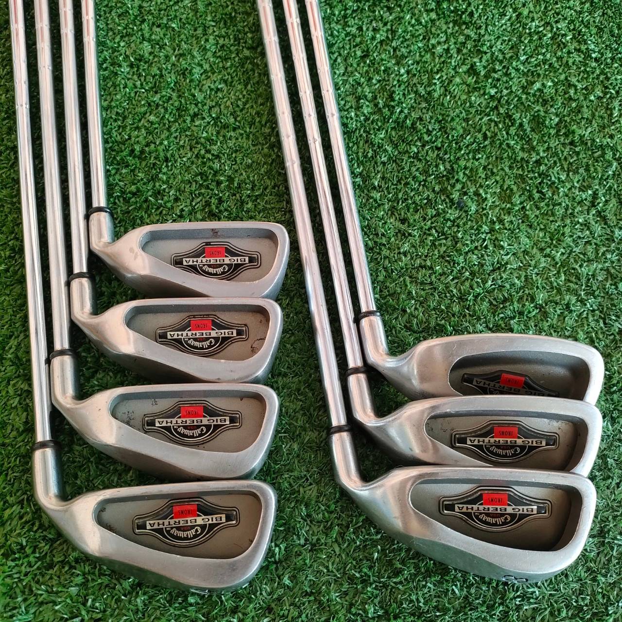 ชุดเหล็ก CALLAWAY BIG BERTHA มีเหล็ก 4-9 เเละ SW ก้าน TRUE TEMPER FLEX R คุณภาพดีมาก สร้างชื่อเรื่องตีง่ายมาก และตีได้ระยะกว่าเหล็กทั่วไป ก้านแบบเจาะทะ ฟีลลิ่งดีมาก ไม้กอล์ฟมือสอง ของแท้ BY NakaraLuxurious