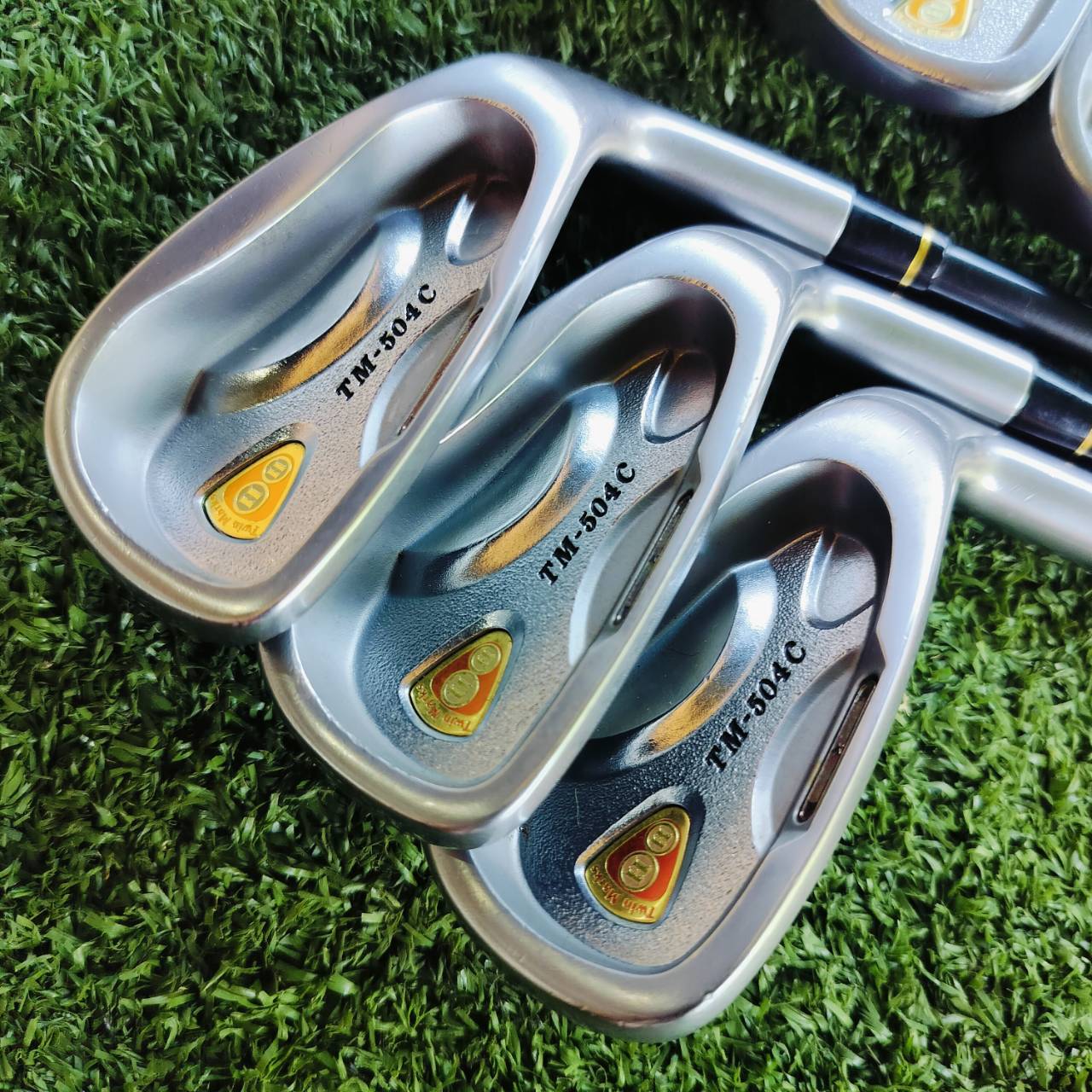 ***ไม้กอล์ฟผู้หญิงพรีเมี่ยม*** ชุดเหล็ก HONMA TM 504C ก้าน ARMRQ 846 FLEX L **1ดาว** เป็นก้านถักพรีเมี่ยมสูงสุดของญี่ปุ่น ไม้กอล์ฟพรีเมี่ยมมือสอง ของแท้ By NakaraLuxurious