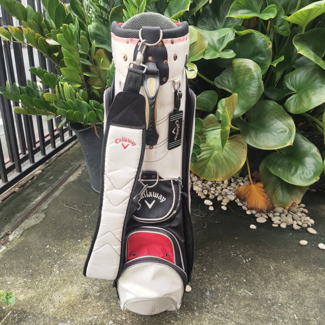 ถุงกอล์ฟ Callaway มือสอง ** มีตำหนิตามรูป **