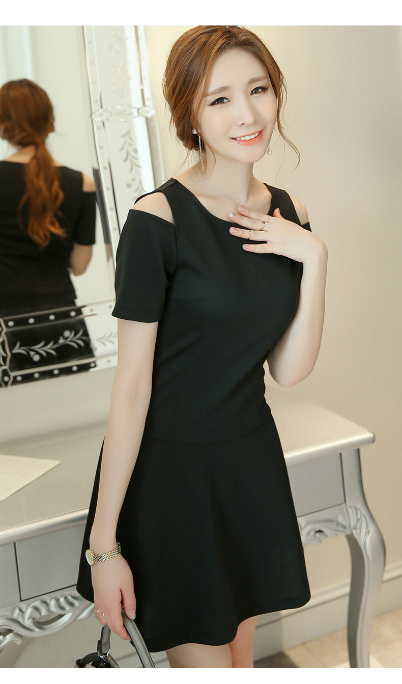 เดรสสีดำ ผ้าโพลีเอสเตอร์ ผ้ายืดหยุ่นดี เปิดไหล่เล็กน้อย งานเหมือนแบบ