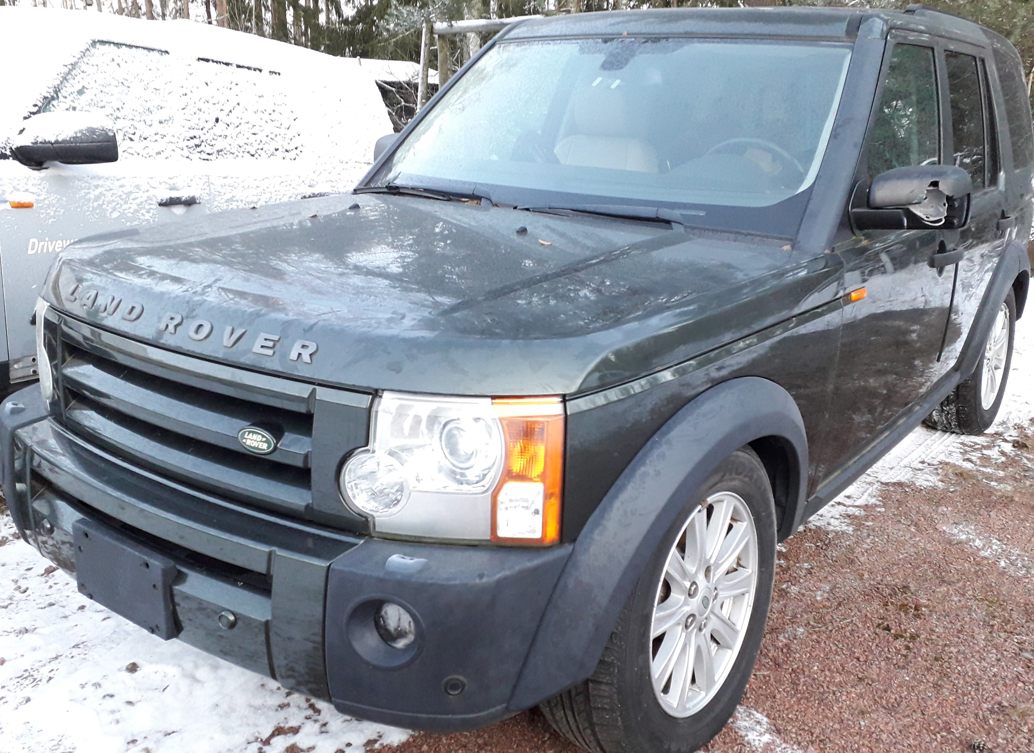 Land-Rover Discovery 3 v8 Bensa 2008 tulvavahingossa ollut auto varaosina