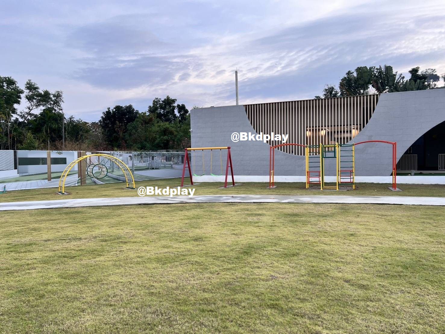 เครื่องเล่นสนามกลางแจ้ง เหล็ก ชุดบาร์เชือกวงไต่ Outdoor Playground, ราคาโรงงาน สินค้าสั่งผลิต 10-20 วัน