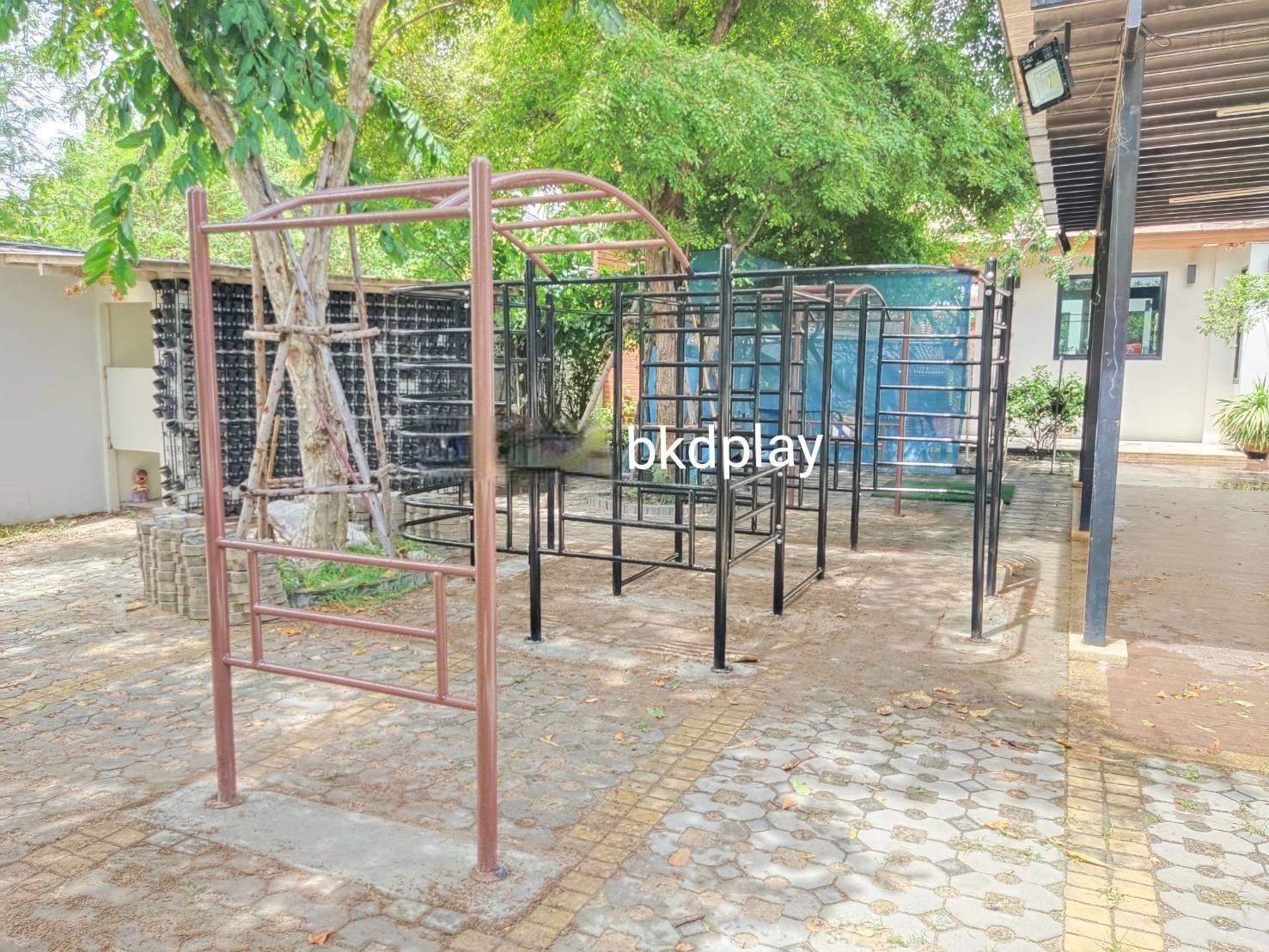 เครื่องเล่นสนามกลางแจ้ง สำหรับเด็กประถม ชุดปีนป่ายรวม บาร์โหนแสนสนุก ปีนป่ายเหล็ก เครื่องเล่นสนามเหล็ก รวม OutdoorPlayground, ราคาโรงงาน