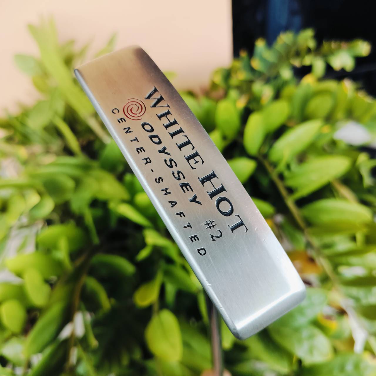 PUTTER ODYSSEY WHITE HOT #2 ความยาว 33.5 นิ้ว หน้านุ่ม น้ำหนักดีมาก ก้านเสียบแบบ CENTER ไม้กอล์ฟพรีเมี่ยมมือสอง ของแท้ By NakaraLuxurious
